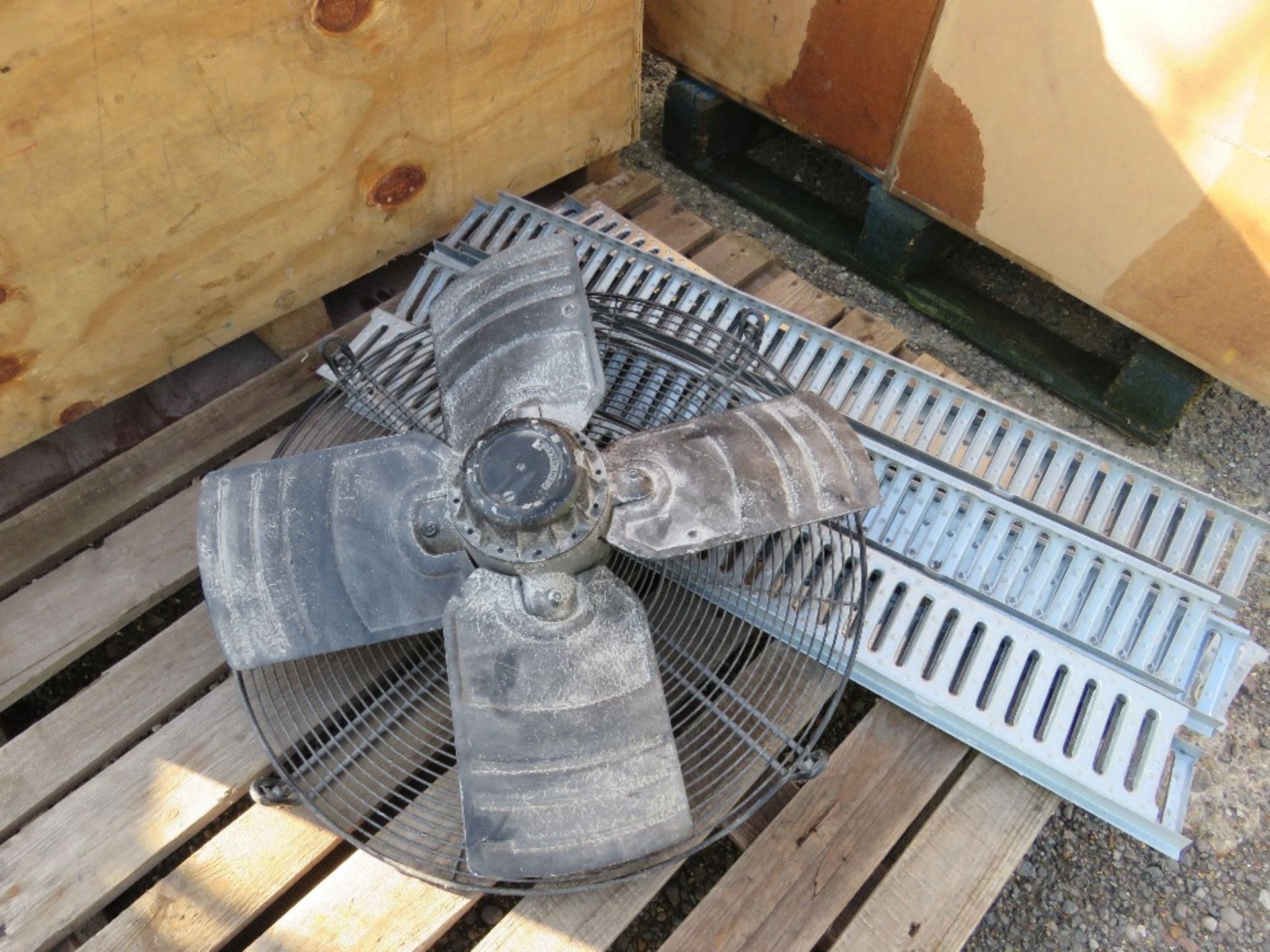 DRAINAGE GULLEY GRILLES PLUS A FAN. THIS LOT IS SOLD UNDER THE AUCTIONEERS MARGIN SCHEME, THEREFO - Image 3 of 3