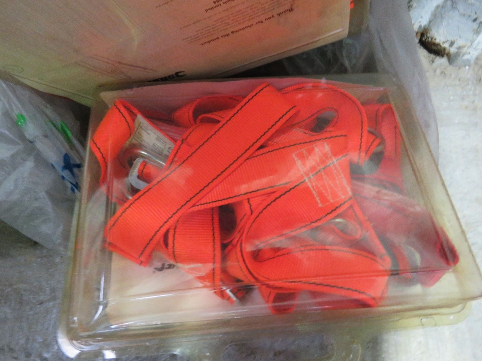 2 X SAFETY HARNESSES, UNUSED. THIS LOT IS SOLD UNDER THE AUCTIONEERS MARGIN SCHEME, THEREFORE NO - Image 2 of 2