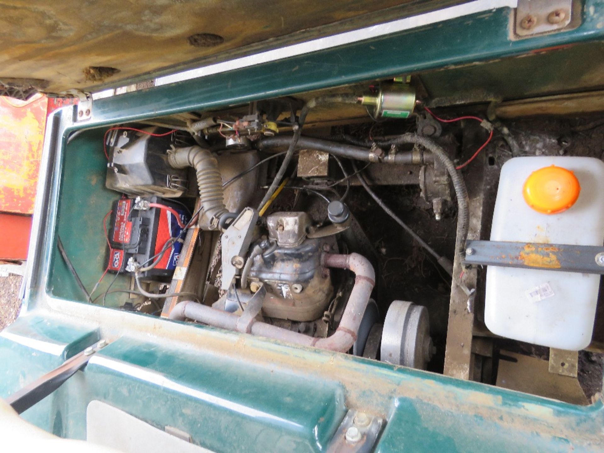 CLUBCAR PETROL ENGINED GOLF CART. BEEN STORED FOR SOME TIME, UNTESTED. - Image 7 of 8