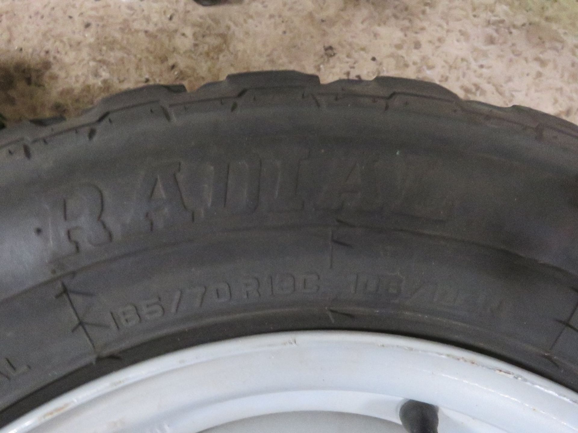 UNUSED TRAILER WHEEL AND TYRE 185-70R13. - Image 4 of 5