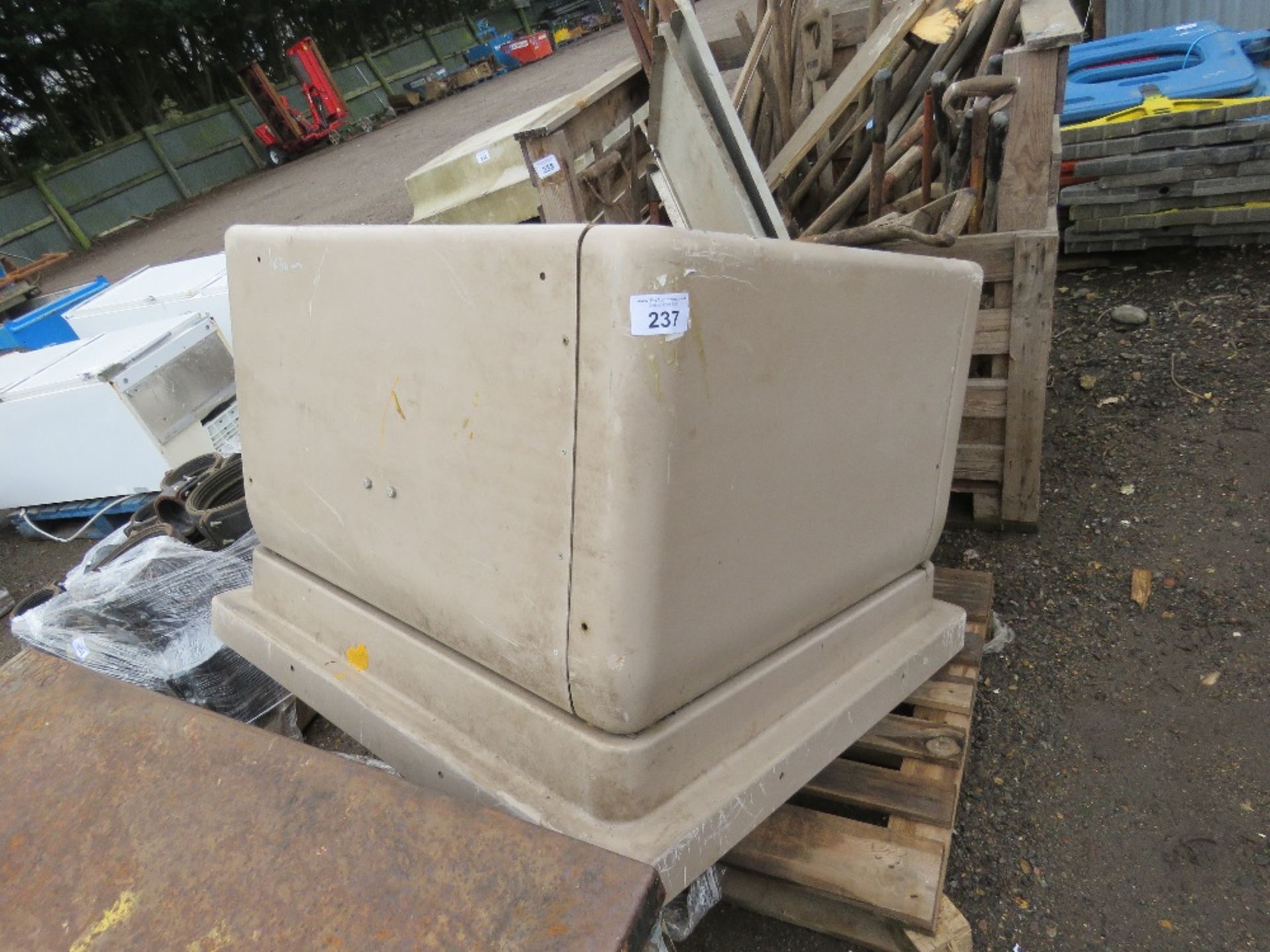 LARGE EXTRACTOR FAN UNIT WITH COWLING. THIS LOT IS SOLD UNDER THE AUCTIONEERS MARGIN SCHEME, THEREF