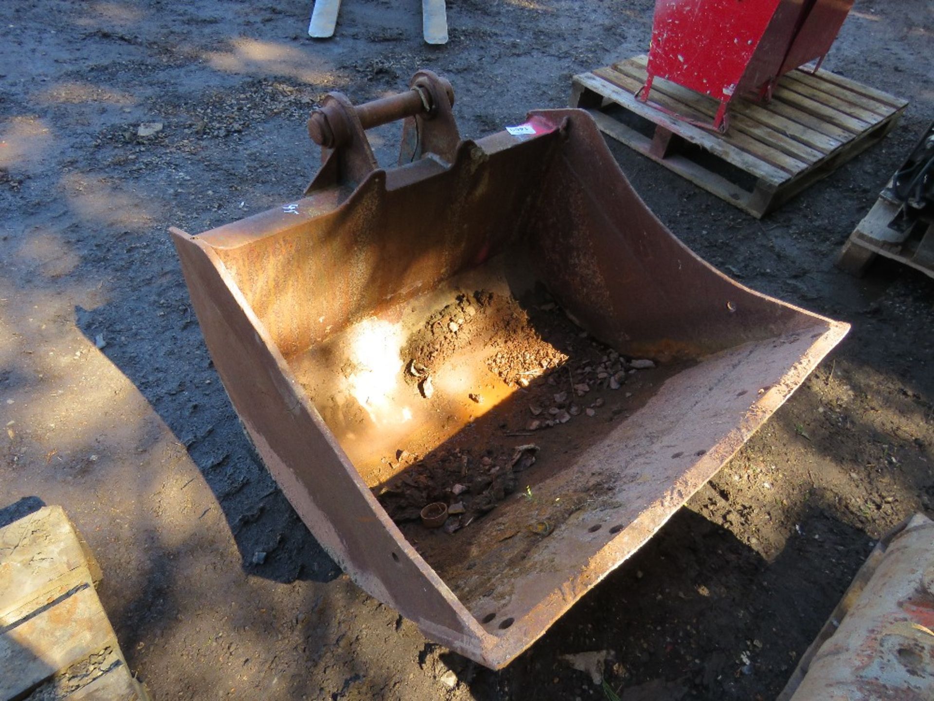 1NO EXCAVATOR BUCKET: 5FT GRADING ON 45MM PINS APPROX. - Image 2 of 2