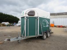 PULLMAN CHEVAL LIBERTE 2000 SERIES / TYPE 2003 HORSE TRAILER WITH FRONT AND REAR RAMPS. YEAR 2008 BU