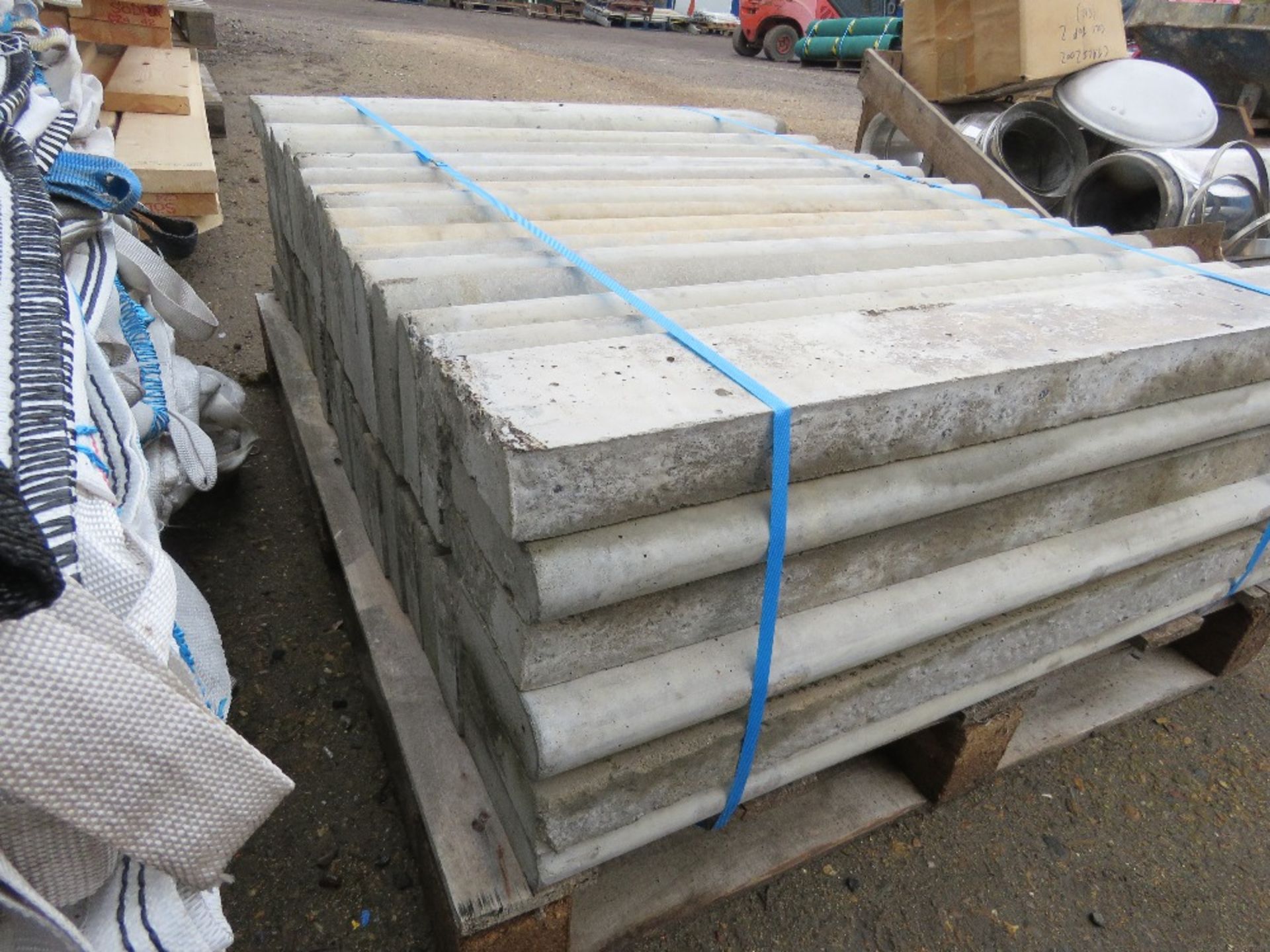 PALLET CONTAINING 44NO BULL NOSED CONCRETE EDGING KERBS, 36" X 6" X 2" APPROX. - Image 6 of 6