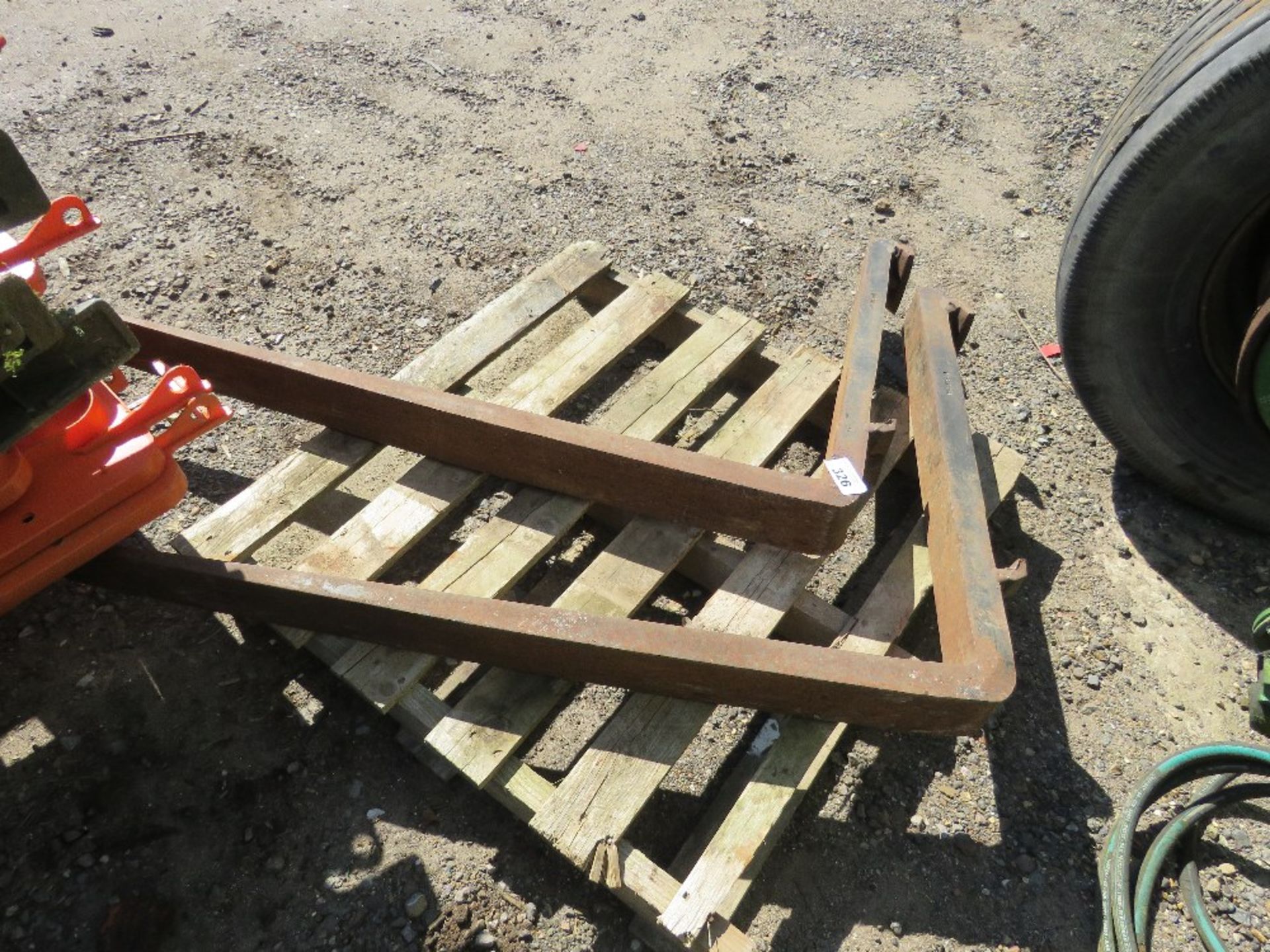 PAIR OF FORKLIFT TINES, 1.2M LENGTH TO SUIT 20" CARRIAGE APPROX. THIS LOT IS SOLD UNDER THE AUCTI - Image 3 of 3