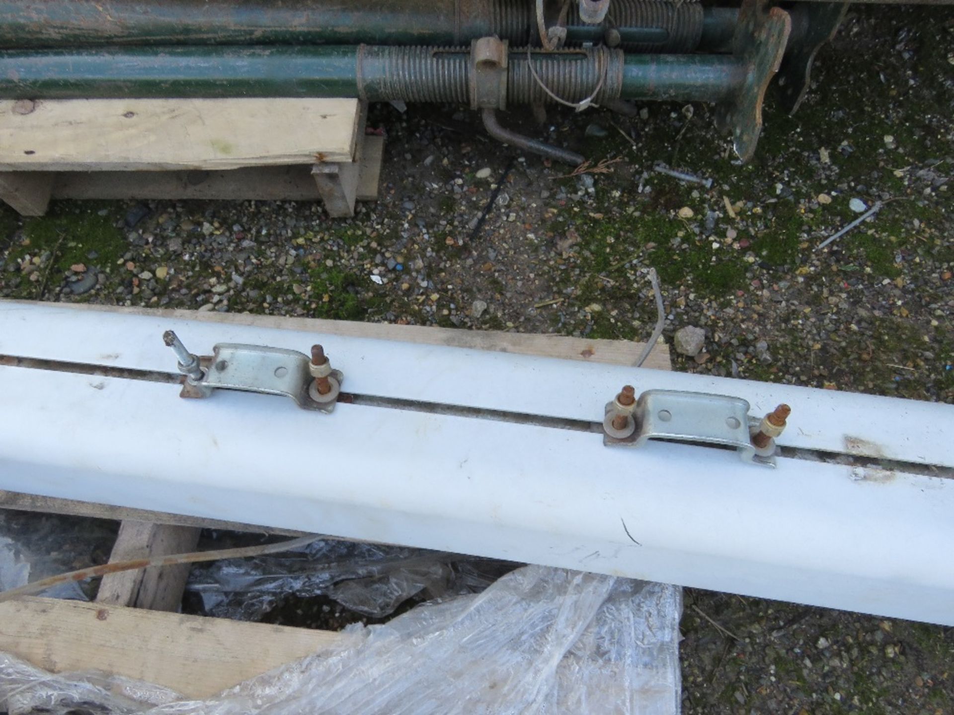 RHINO PIPE TUBE FOR ROOF RACK. THIS LOT IS SOLD UNDER THE AUCTIONEERS MARGIN SCHEME, THEREFORE NO - Image 3 of 6