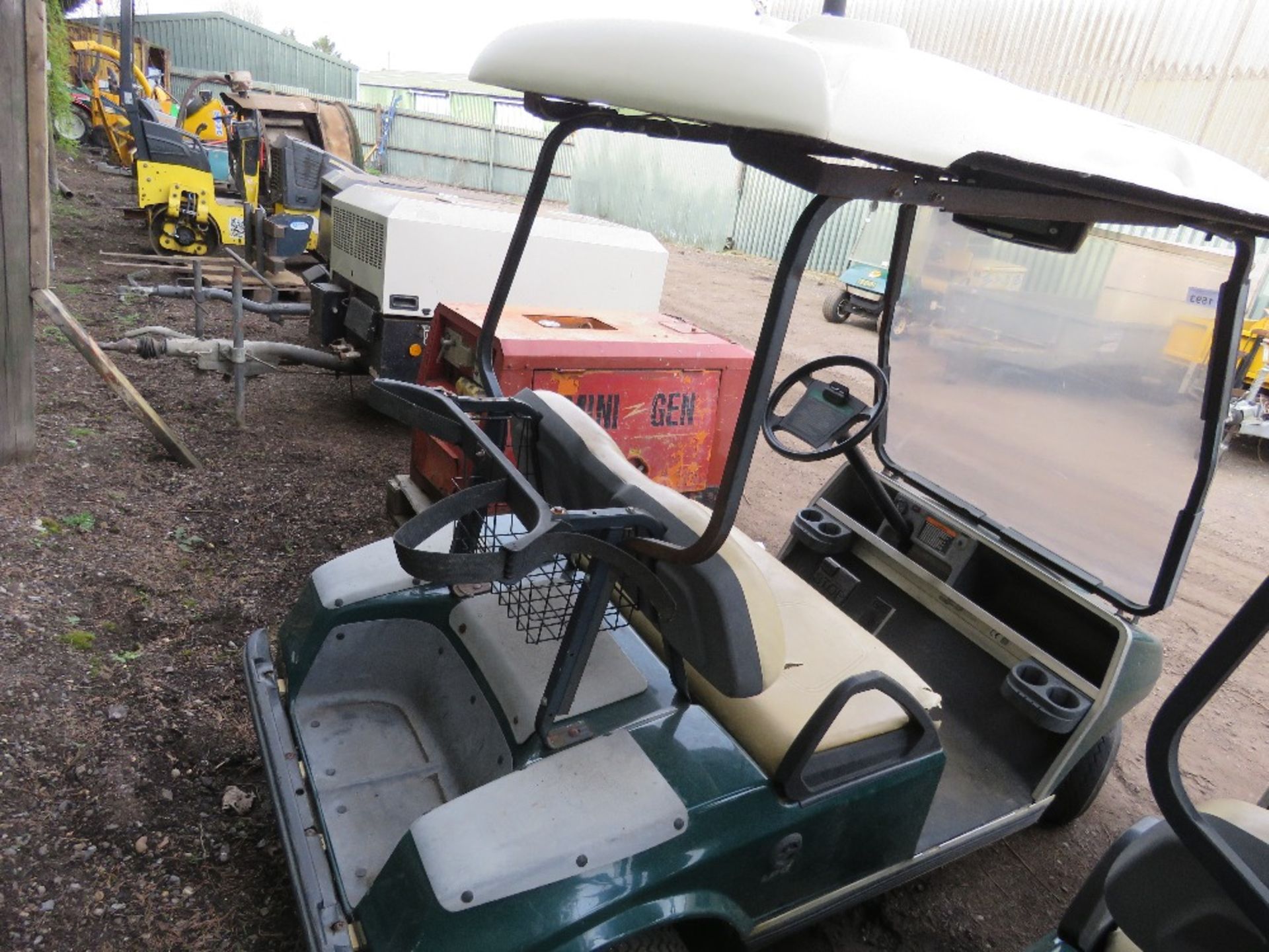 CLUBCAR PETROL ENGINED GOLF CART. BEEN STORED FOR SOME TIME, UNTESTED. - Image 5 of 8