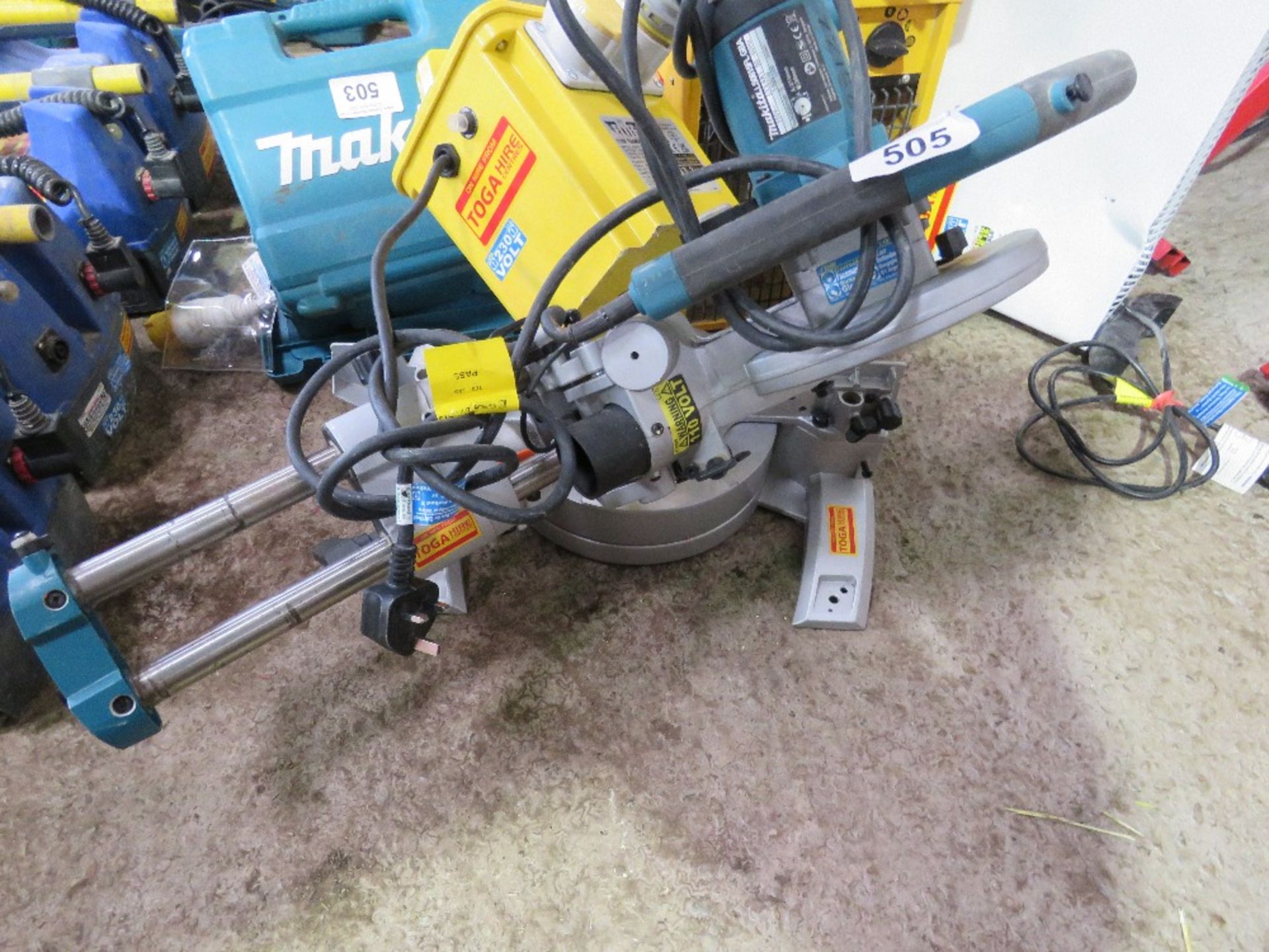 MAKITA MITRE SAW PLUS A TRANSFORMER, 110VOLT. - Image 5 of 7