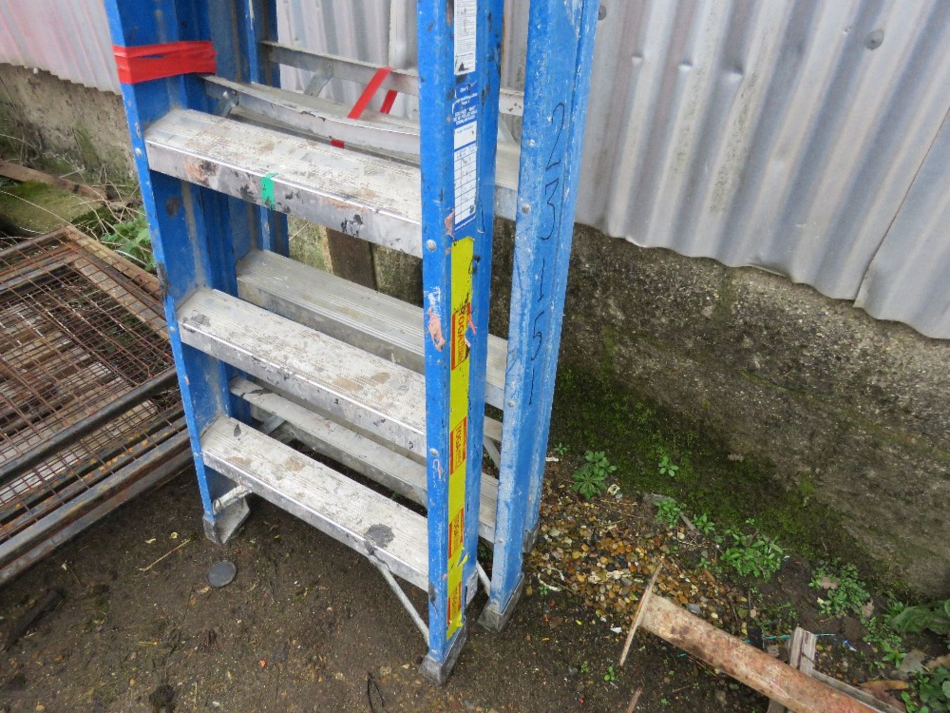 2 X GRP STEP LADDERS. - Image 2 of 5