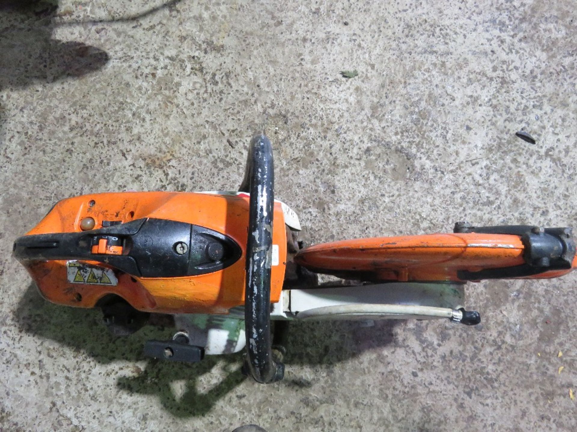 STIHL TS410 PETROL ENGINED CUT OFF SAW. THIS LOT IS SOLD UNDER THE AUCTIONEERS MARGIN SCHEME, THE - Image 4 of 5