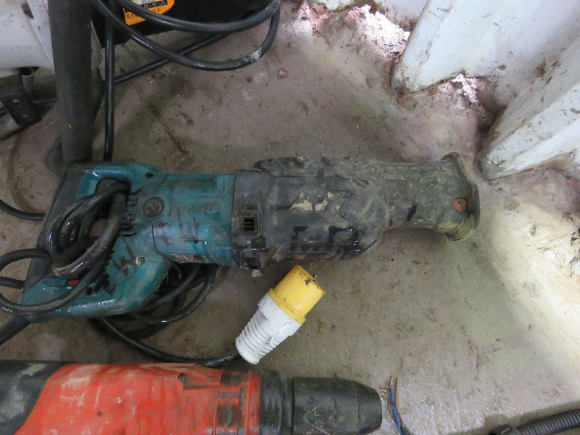 HILTI TE76 BREAKER DRILL PLUS A MAKITA RECIP SAW, 110VOLT. THIS LOT IS SOLD UNDER THE AUCTIONEERS - Image 3 of 3