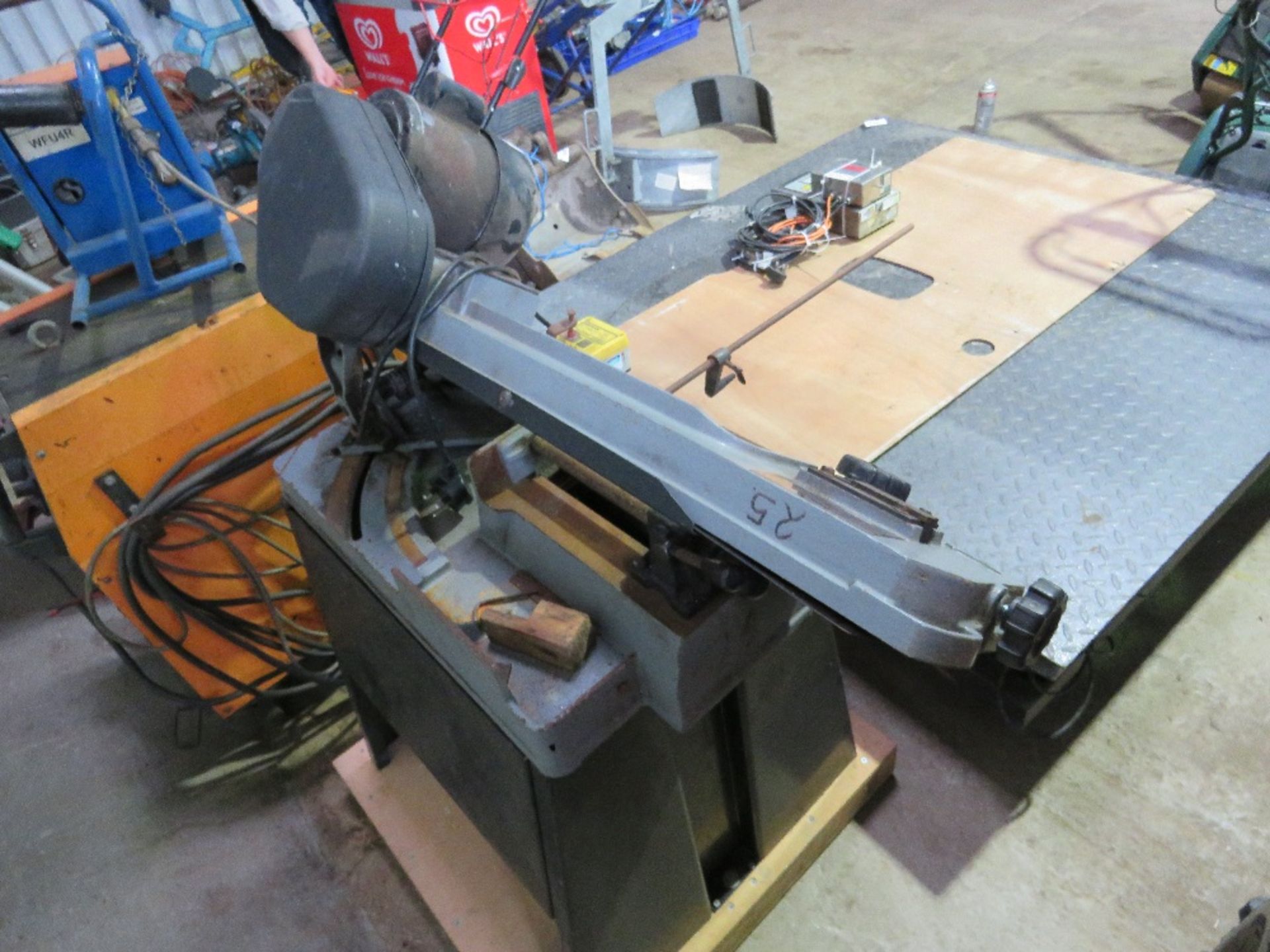 SEALEY 240VOLT POWERED METAL CUTTING HORIZONTAL BANDSAW, SOURCED FROM DEPOT CLOSURE. - Image 3 of 5