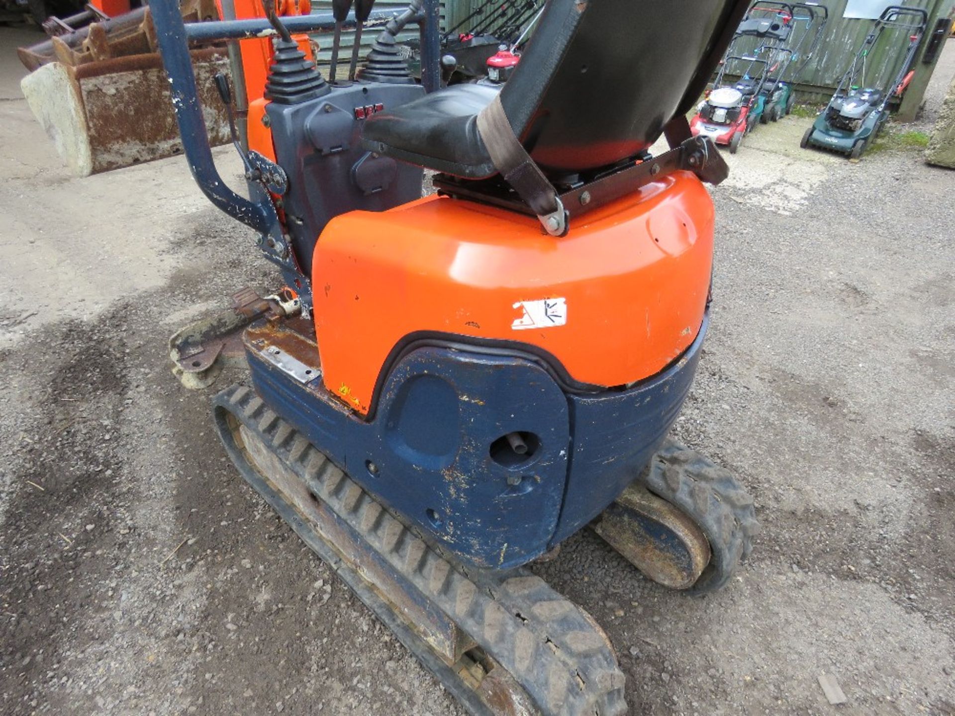 KUBOTA 008 MICRO EXCAVATOR, PURCHASED NEW IN 2005 BY VENDOR, WITH 3NO BUCKETS. SN:12930. DIRECT FROM - Image 7 of 9