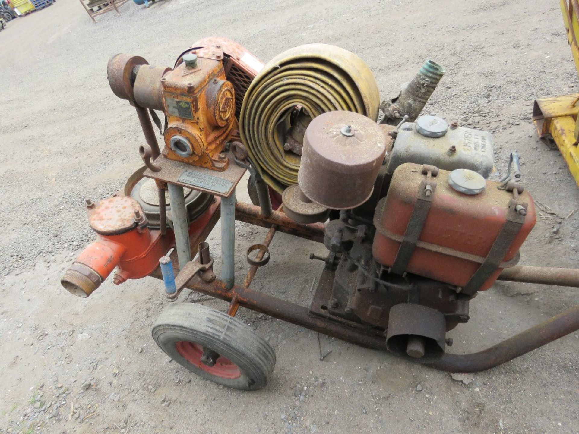 LISTER DIESEL ENGINED WATER PUMP PLUS A HOSE. SOURCED FROM DEPOT CLOSURE. - Image 3 of 6