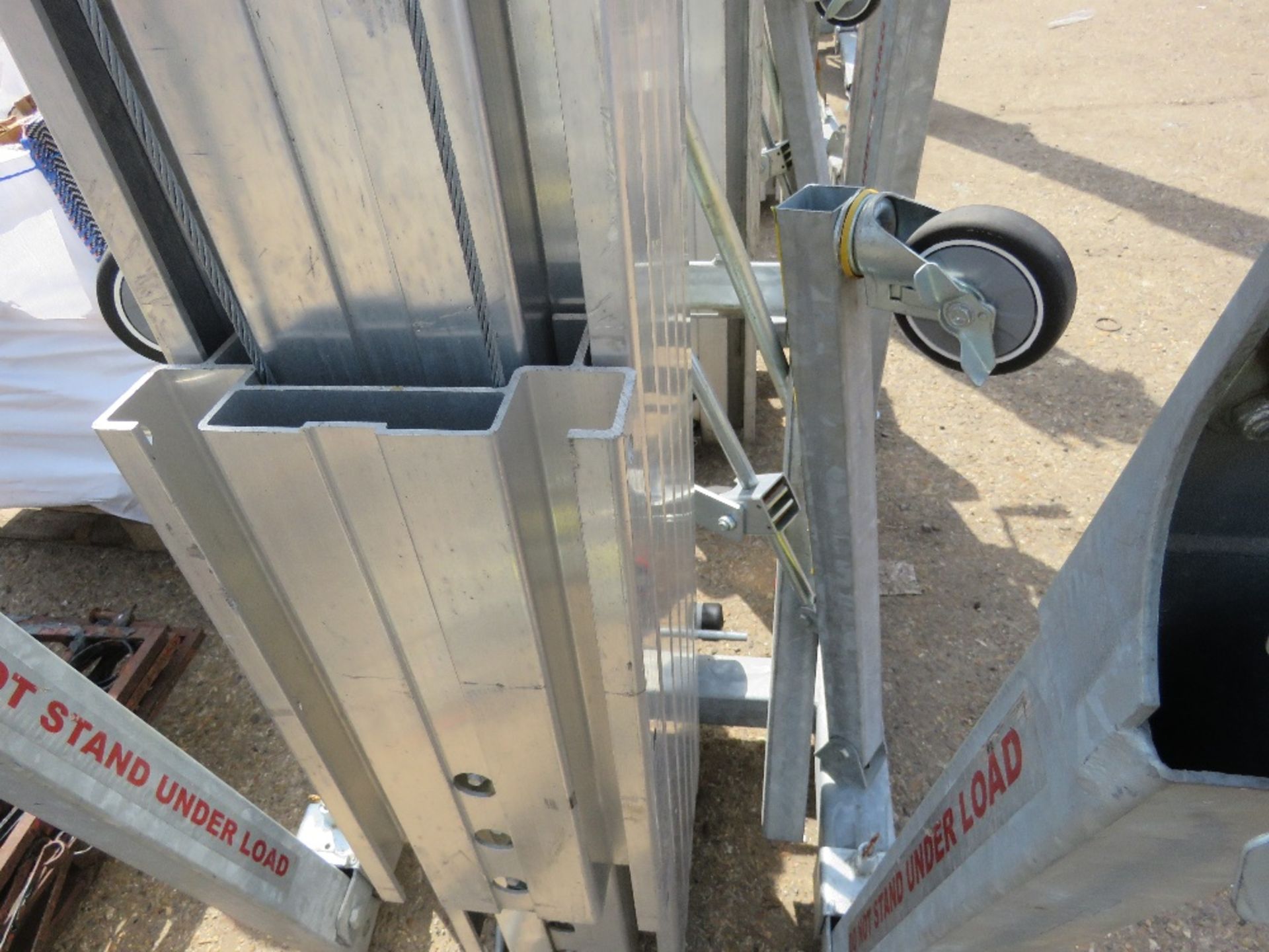 SUMNER 2025 MATERIAL HOIST UNIT WITH FORKS, YEAR 2018 BUILD. - Image 7 of 9