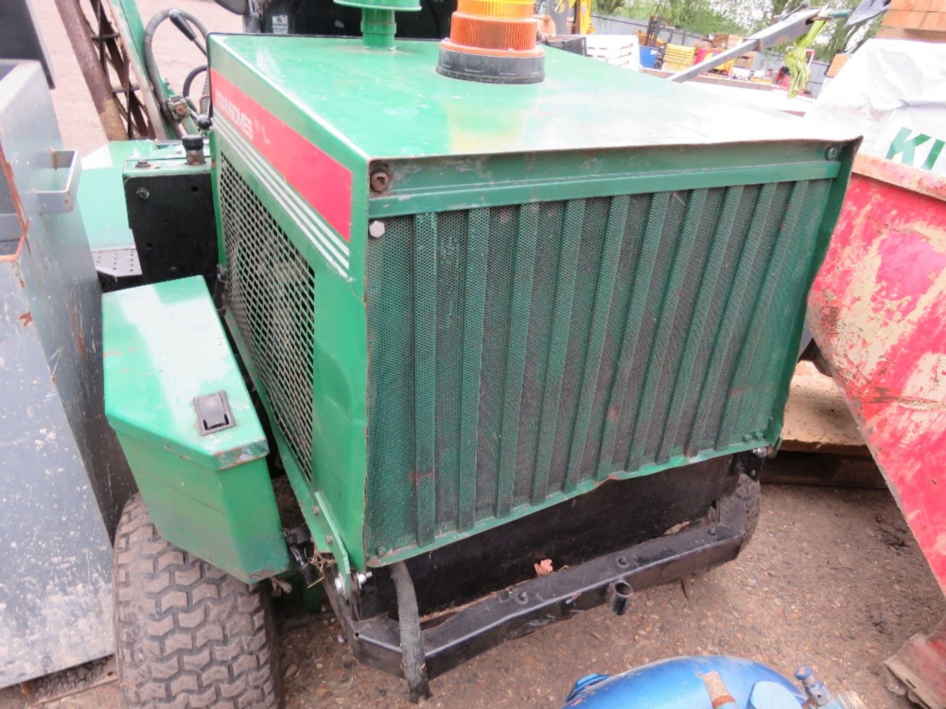 RANSOMES 213 TRIPLE RIDE ON CYLINDER MOWER WITH KUBOTA ENGINE. WHEN TESTED WAS SEEN TO DRIVE, STEER, - Image 4 of 11