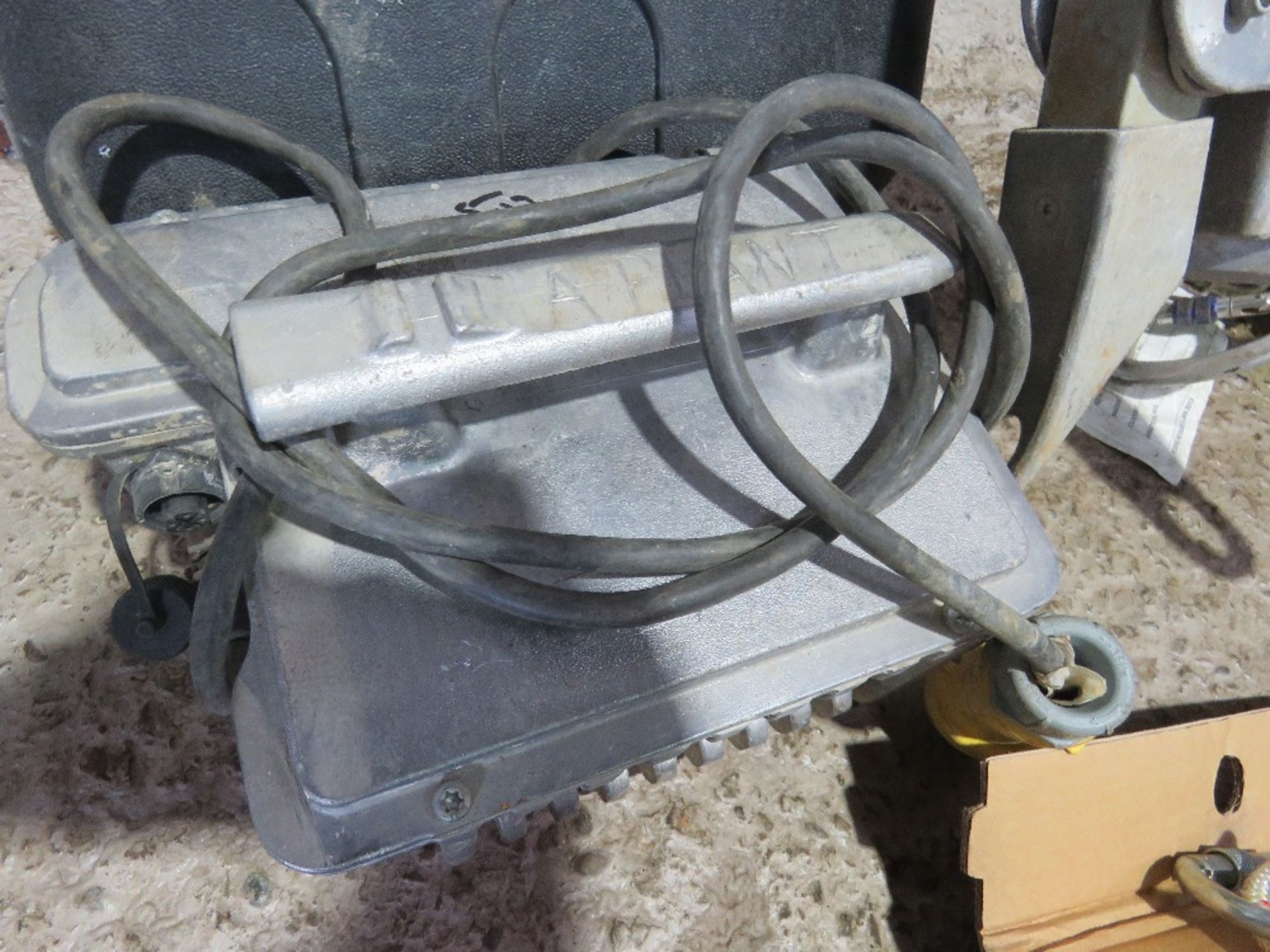 WACKER NEUSON BALLOON LIGHT WITH STAND AND BALLAST UNIT. - Image 3 of 9