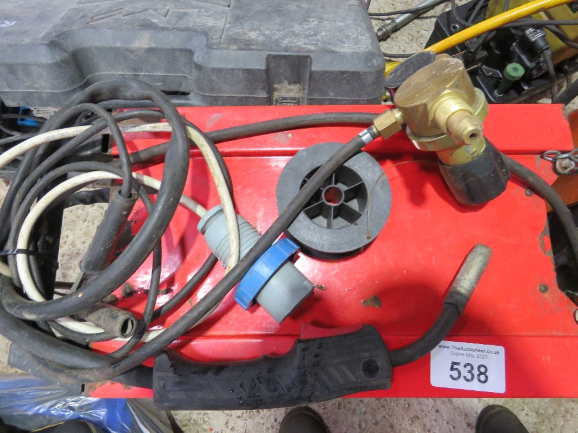 MAGNUM 240VOLT POWERED MIG WELDER. THIS LOT IS SOLD UNDER THE AUCTIONEERS MARGIN SCHEME, THEREFOR - Image 4 of 4