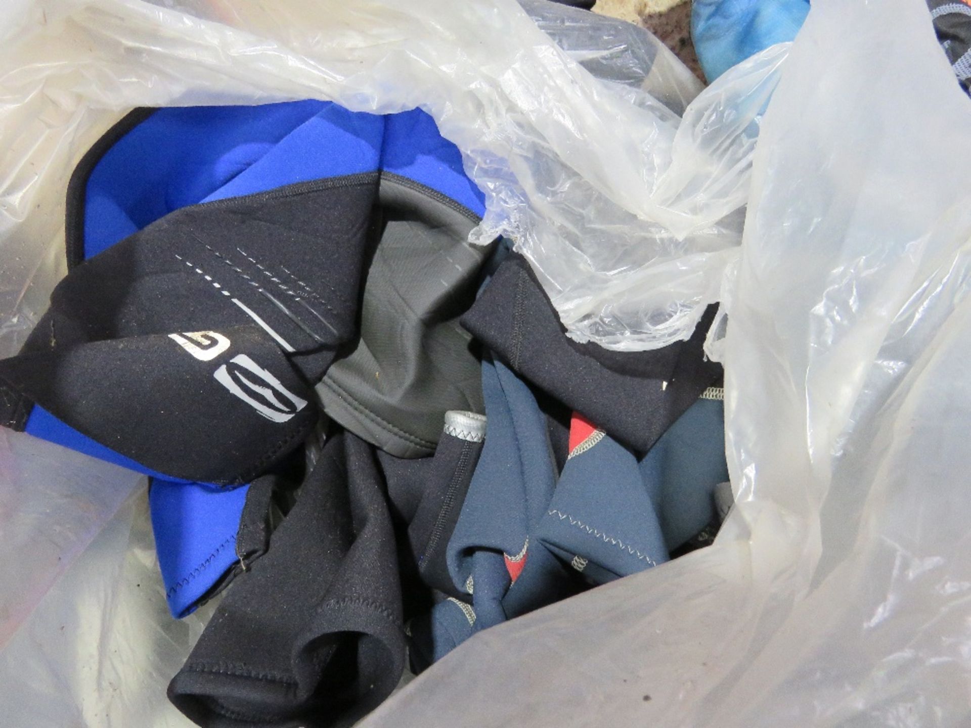 WET SUITS, LIFE JACKETS ETC. THIS LOT IS SOLD UNDER THE AUCTIONEERS MARGIN SCHEME, THEREFORE NO V - Image 3 of 4