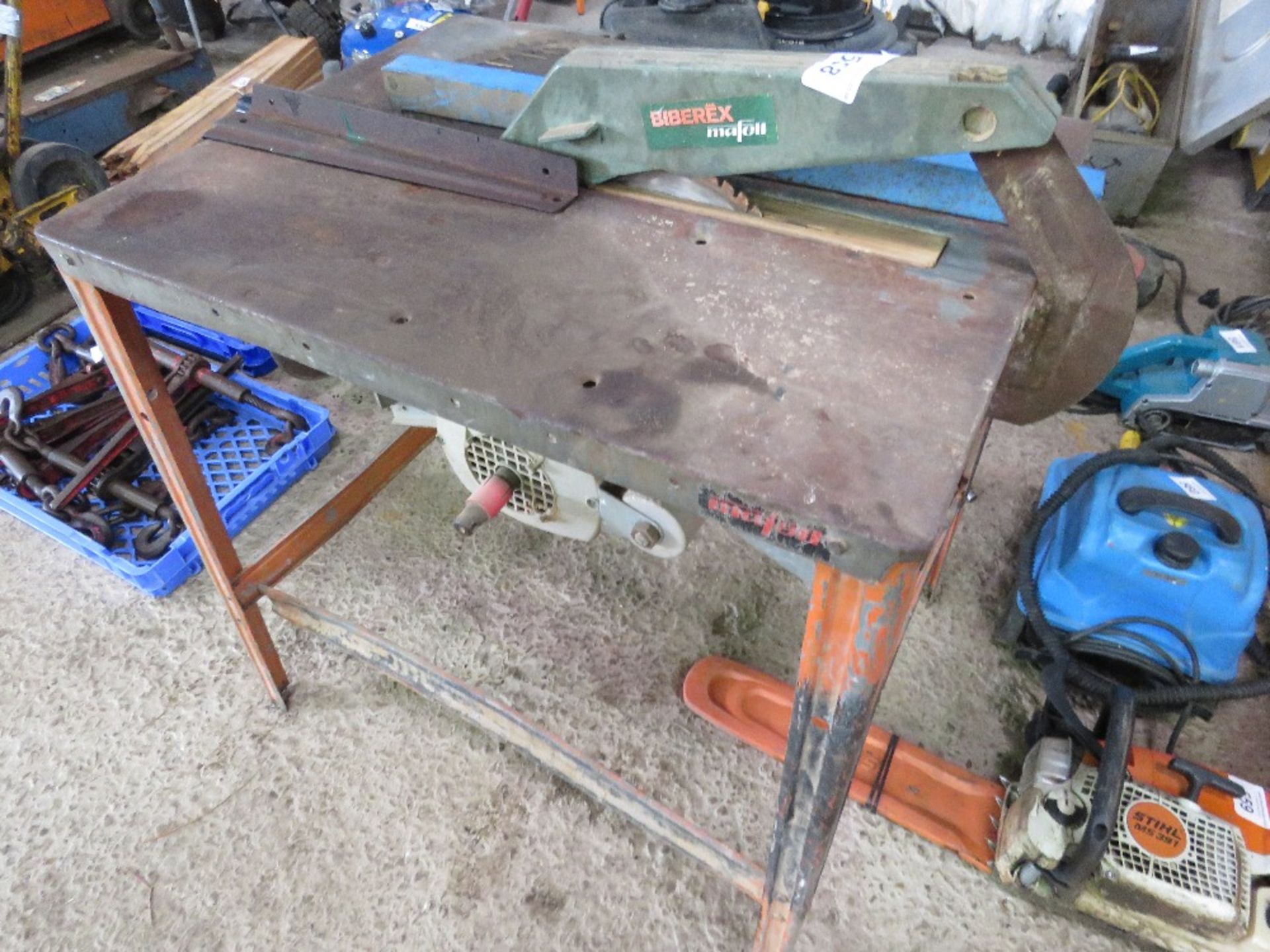 WOOD CUTTING SAWBENCH, 240 VOLT POWERED.