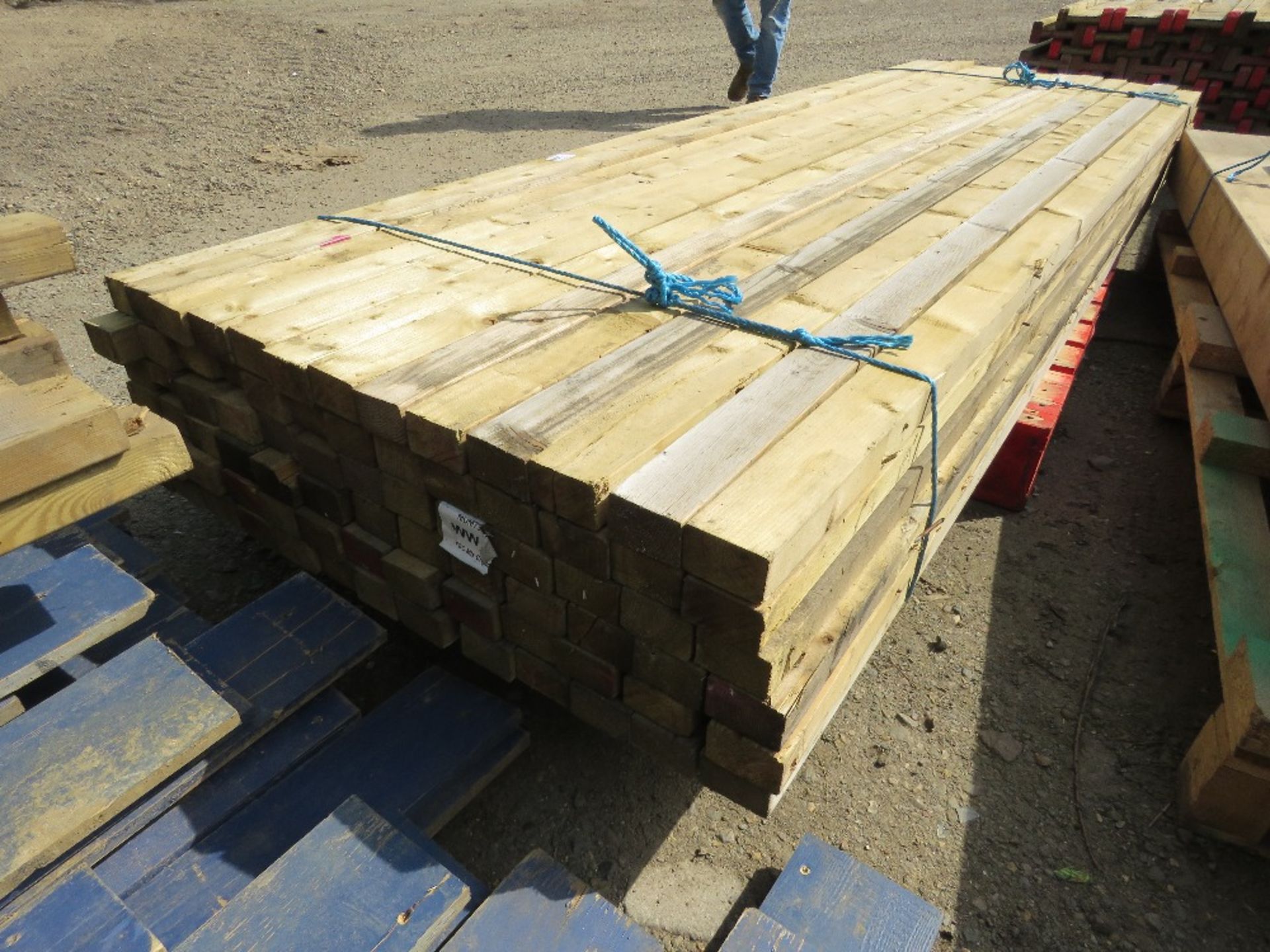 BUNDLE OF 3" X 2" TIMBER BATTENS, 3M LENGTH APPPROX. 78NO PIECES IN TOTAL APPROX. THIS LOT IS SOL - Image 2 of 3