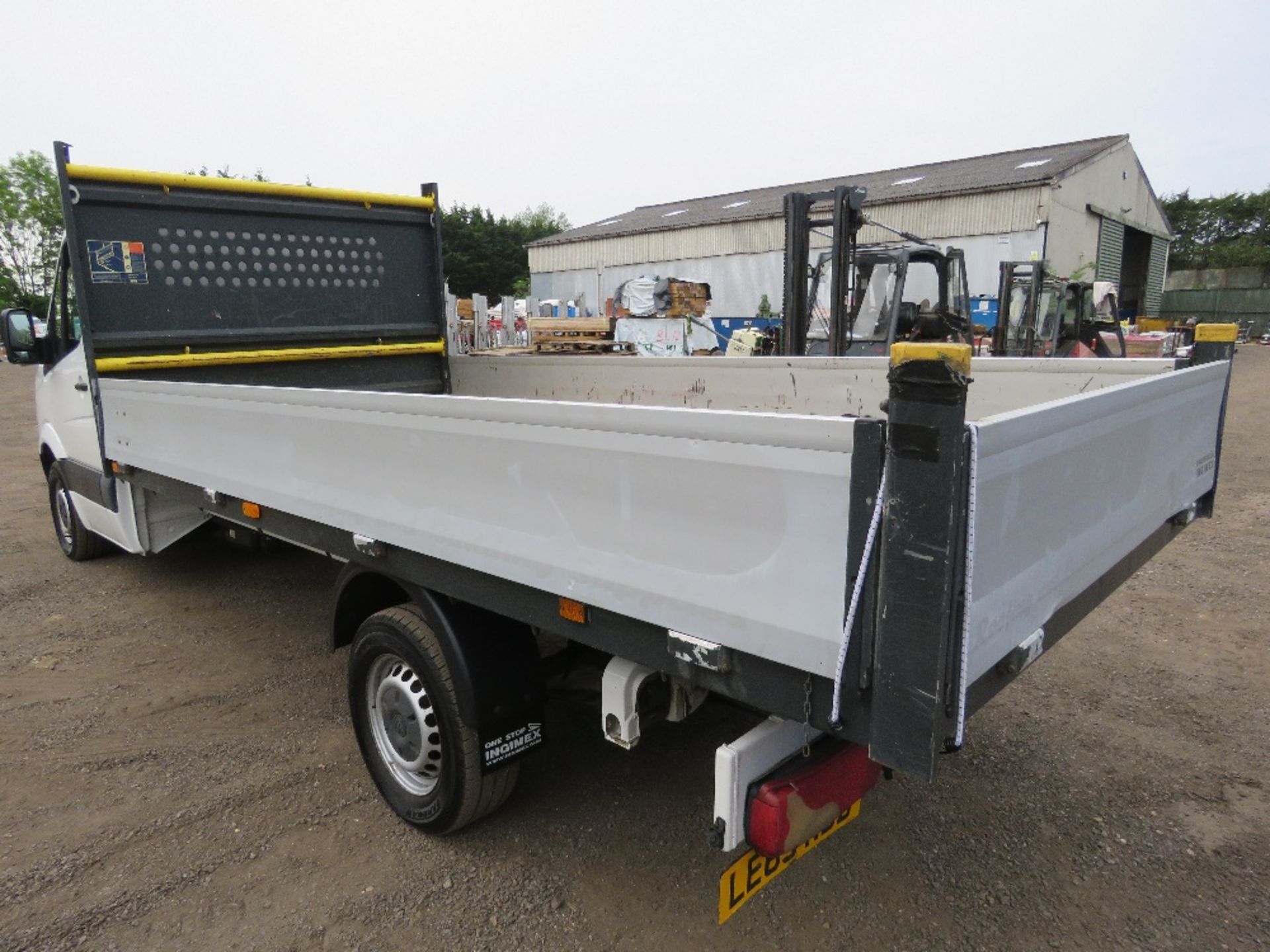 VOLKSWAGEN CRAFTER DROP SIDE TRUCK, YEAR 2015 REGISTERED, DIRECT FROM COMPANY LIQUIDATION. 13FT LENG - Image 6 of 13