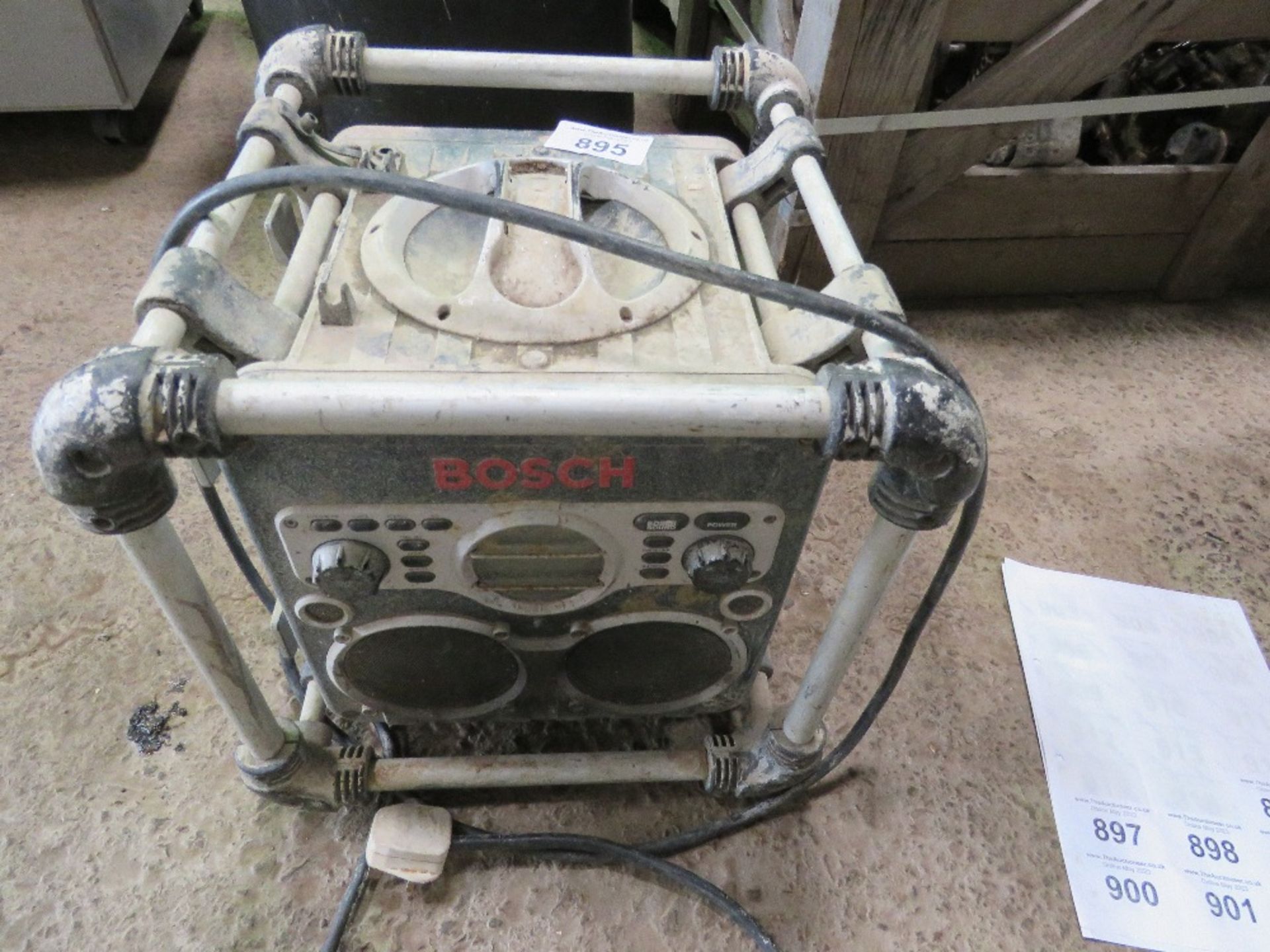 BOSCH WORK RADIO. THIS LOT IS SOLD UNDER THE AUCTIONEERS MARGIN SCHEME, THEREFORE NO VAT WILL BE - Image 2 of 3