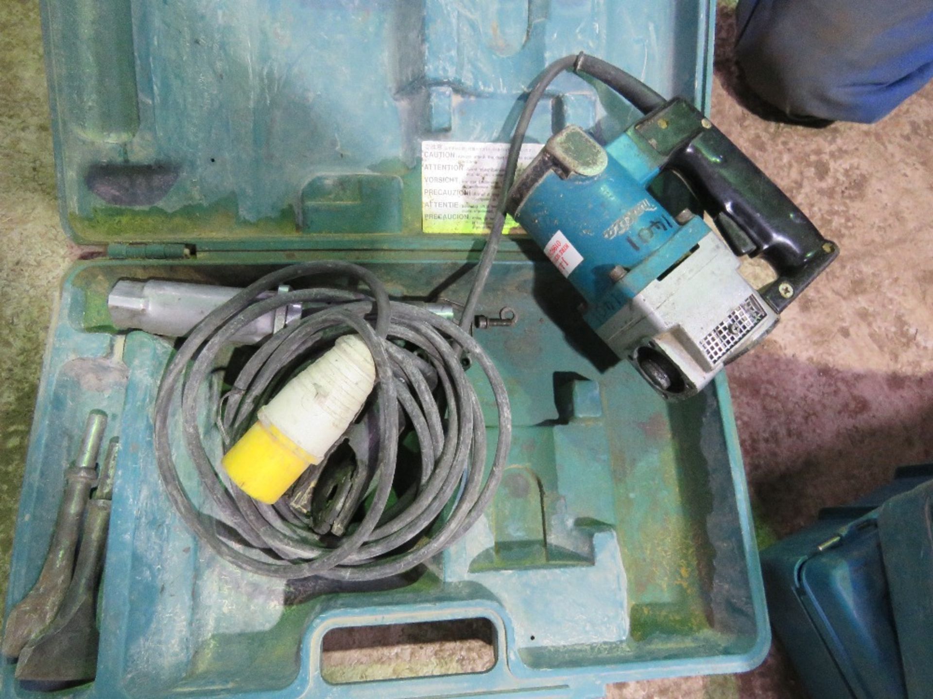 4 X POWER TOOLS, MAY BE INCOMPLETE: GRINDER PLUS 3NO DRILLS. - Image 9 of 9