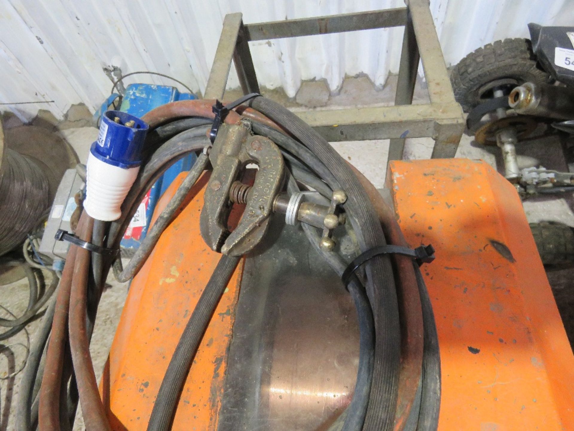 HEAVY DUTY WELDER, 240VOLT POWERED. THIS LOT IS SOLD UNDER THE AUCTIONEERS MARGIN SCHEME, THEREFO - Image 7 of 9