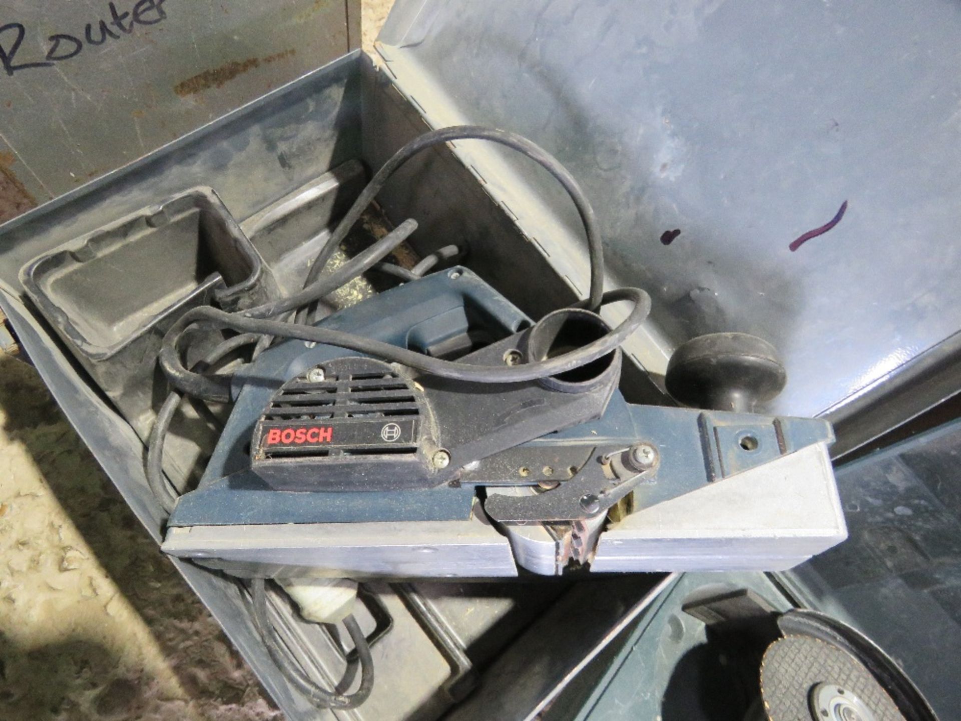 2 X POWER TOOLS: ANGLE GRINDER AND PLANER, 110VOLT POWERED. - Image 5 of 5