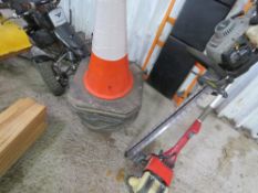 5NO ROAD CONES. THIS LOT IS SOLD UNDER THE AUCTIONEERS MARGIN SCHEME, THEREFORE NO VAT WILL BE CH