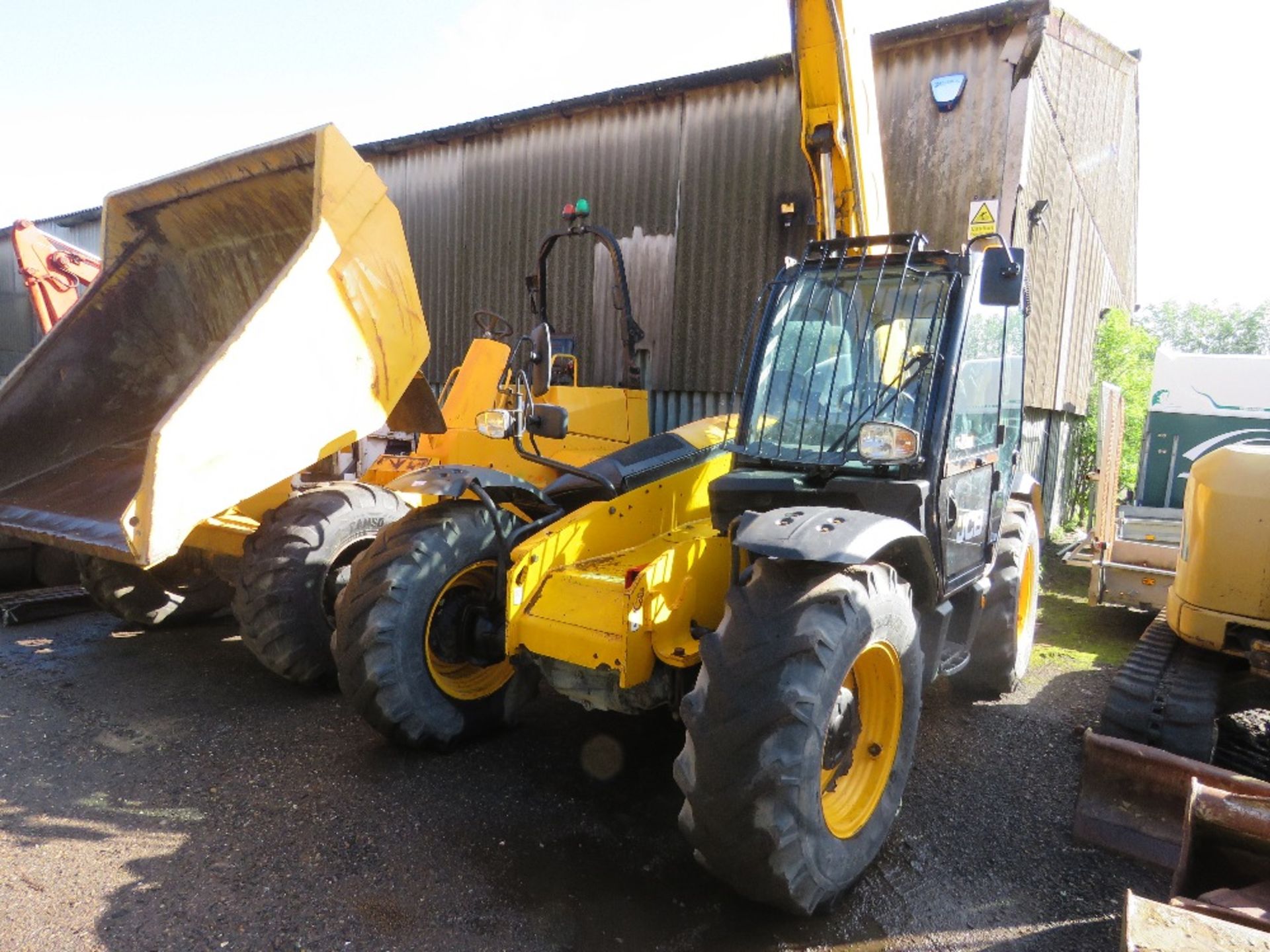 JCB 535-95 TELEHANDLER, YEAR 2015 REG: RV65 XRU. V5 TO FOLLOW ONCE SOLD. OWNED BY VENDOR FROM NEW.