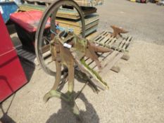 VINTAGE ROOT CHOPPER ON A STAND. THIS LOT IS SOLD UNDER THE AUCTIONEERS MARGIN SCHEME, THEREFORE