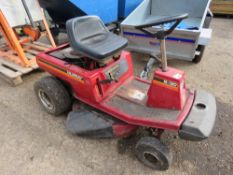 MURRAY RIDE ON MOWER. WHEN TESTED WAS SEEN TO RUN, DRIVE AND MOWERS ENGAGED. THIS LOT IS SOLD UND