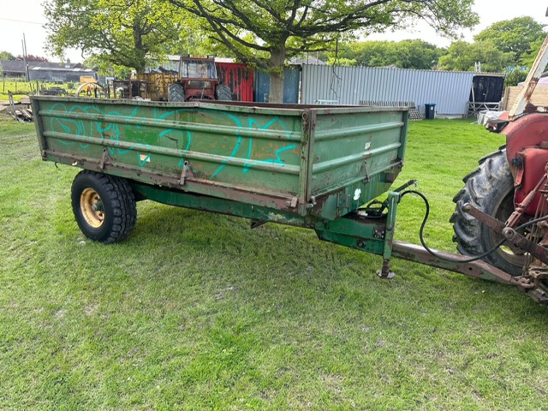 FRASER TONNE RATED TIPPING TRAILER WITH BALE EXTENSION AND LADDER - Image 7 of 7