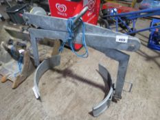 EXCAVATOR MOUNTED SCISSOR TYPE BARREL CLAMP. THIS LOT IS SOLD UNDER THE AUCTIONEERS MARGIN SCHEME, T