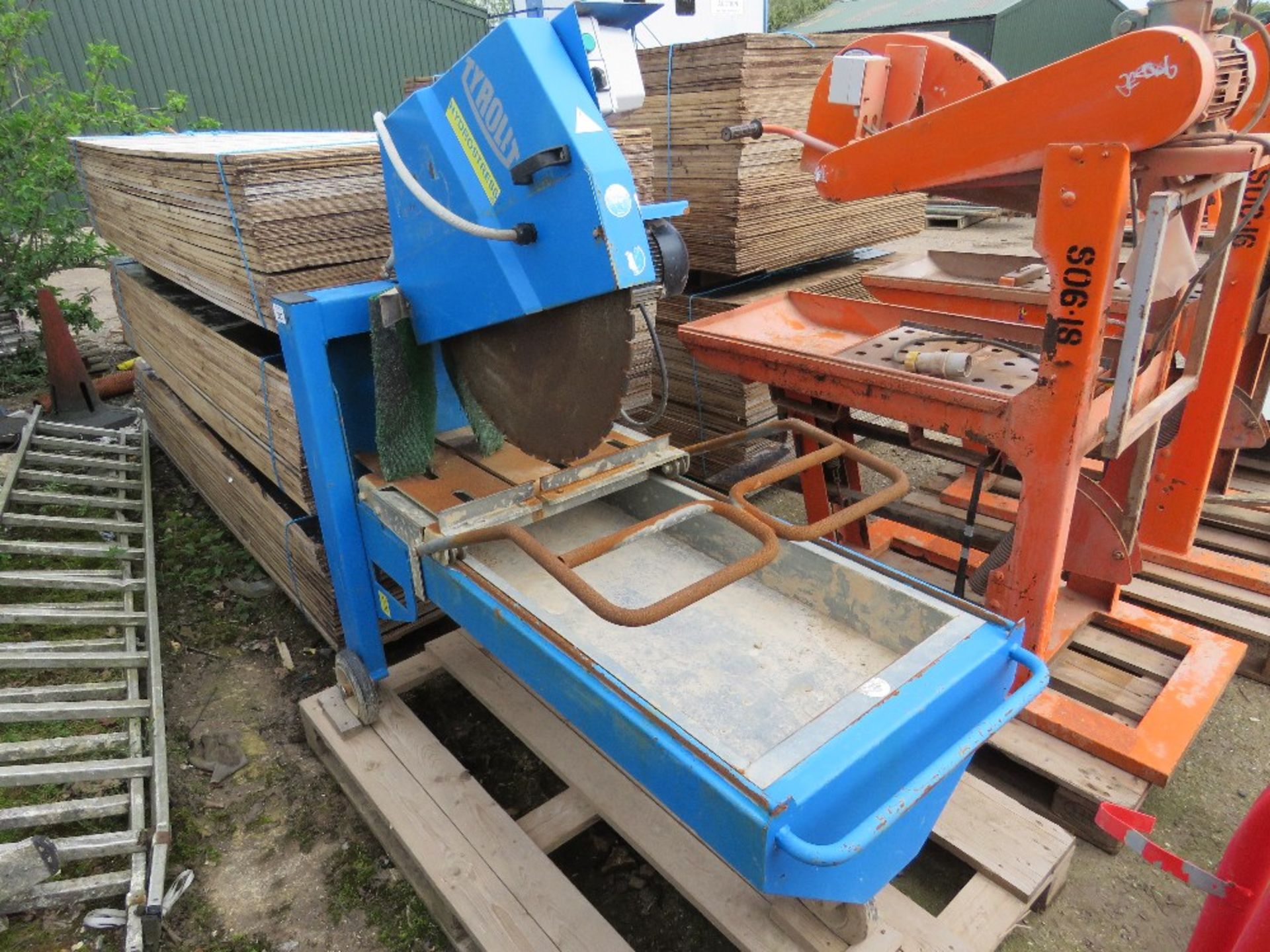 TYROLIT HYDROSTRESS SAWBENCH, YEAR 2015. - Image 2 of 6