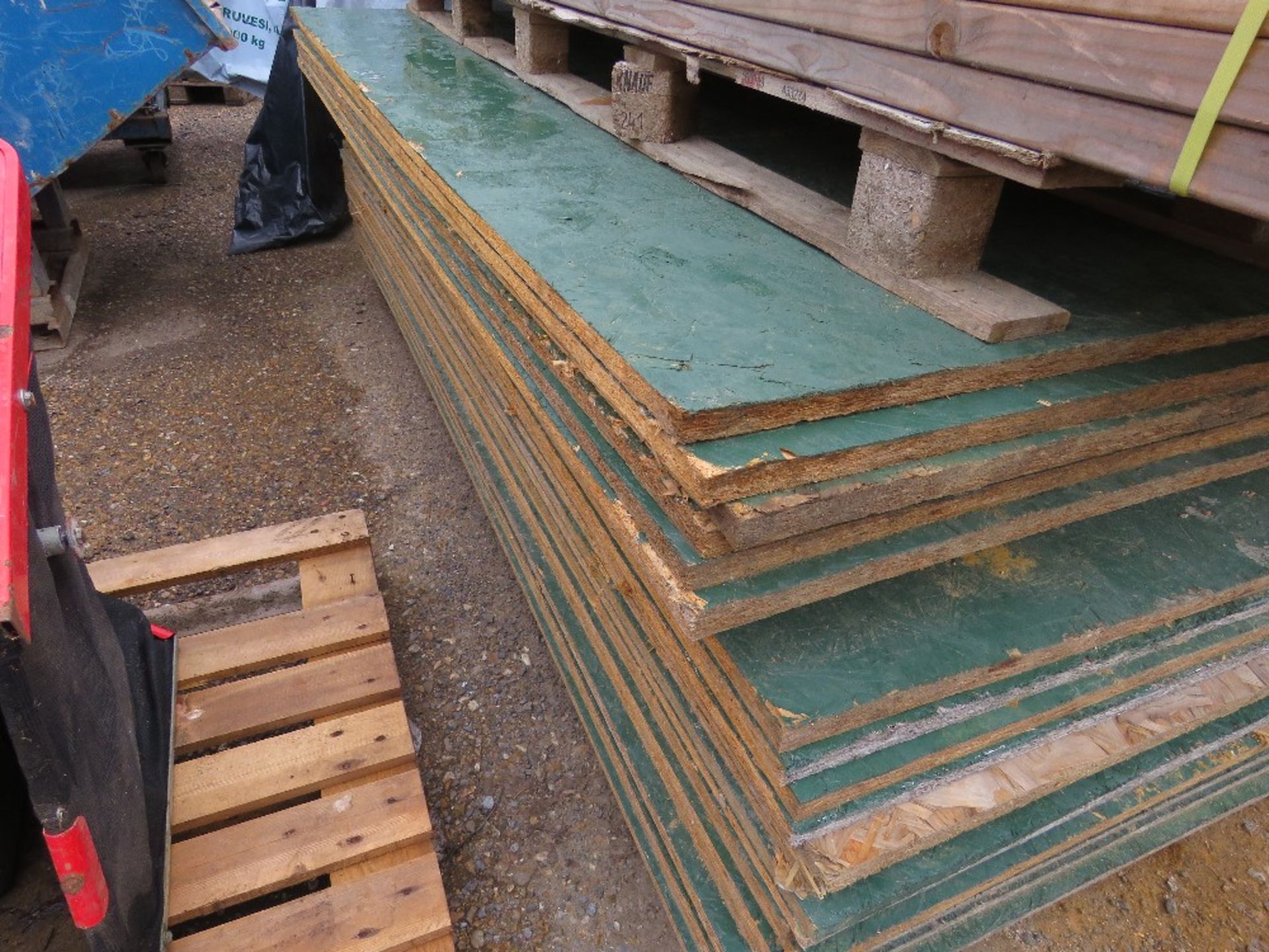 26NO HOARDING BOARDS, GREEN PAINTED, JUST TAKEN DOWN FROM LOCAL SITE. - Image 2 of 2