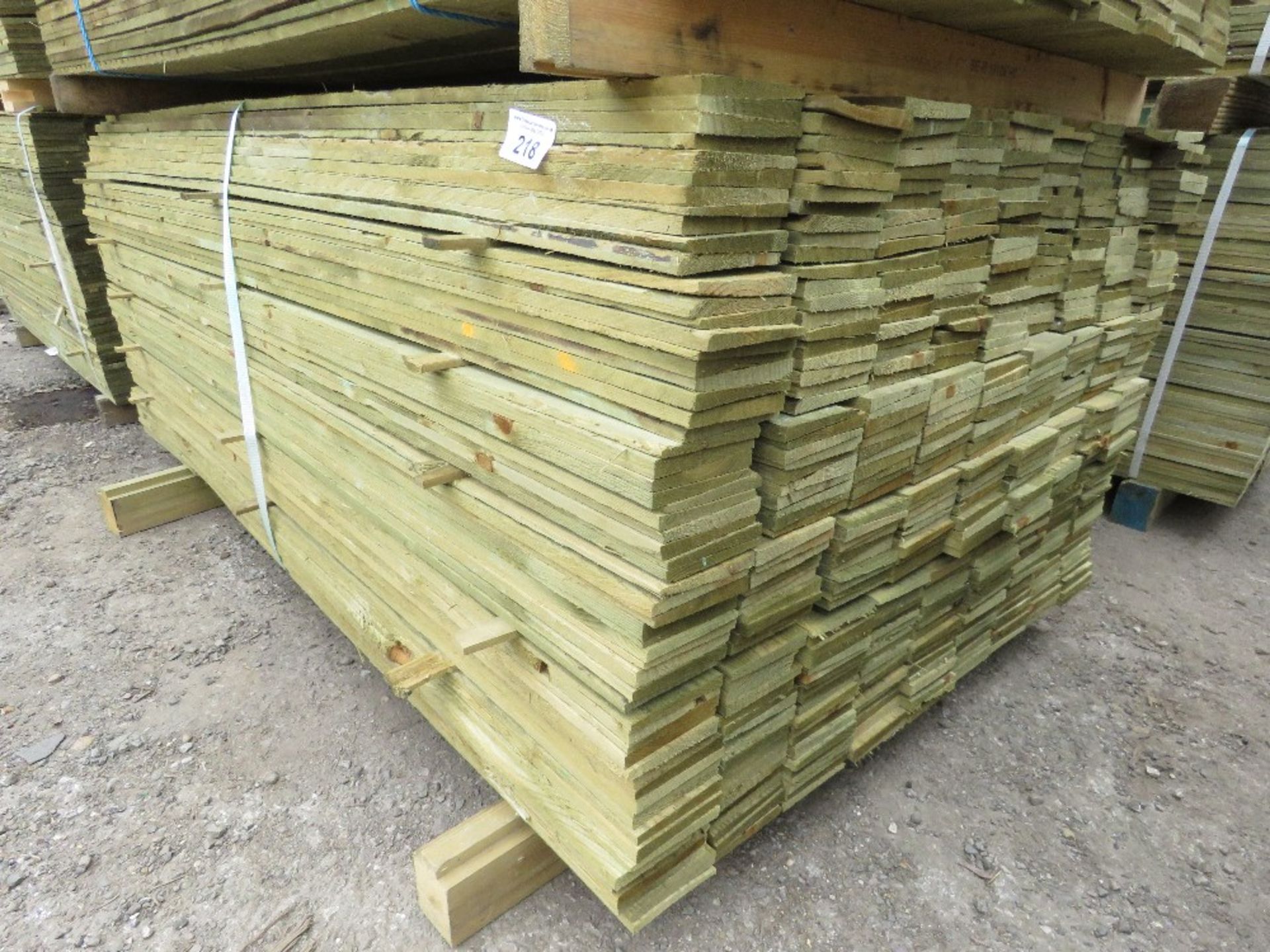 LARGE PACK OF PRESSURE TREATED FEATHER EDGE FENCE CLADDING TIMBER BOARDS: 1.80M LENGTH X 100MM WIDTH