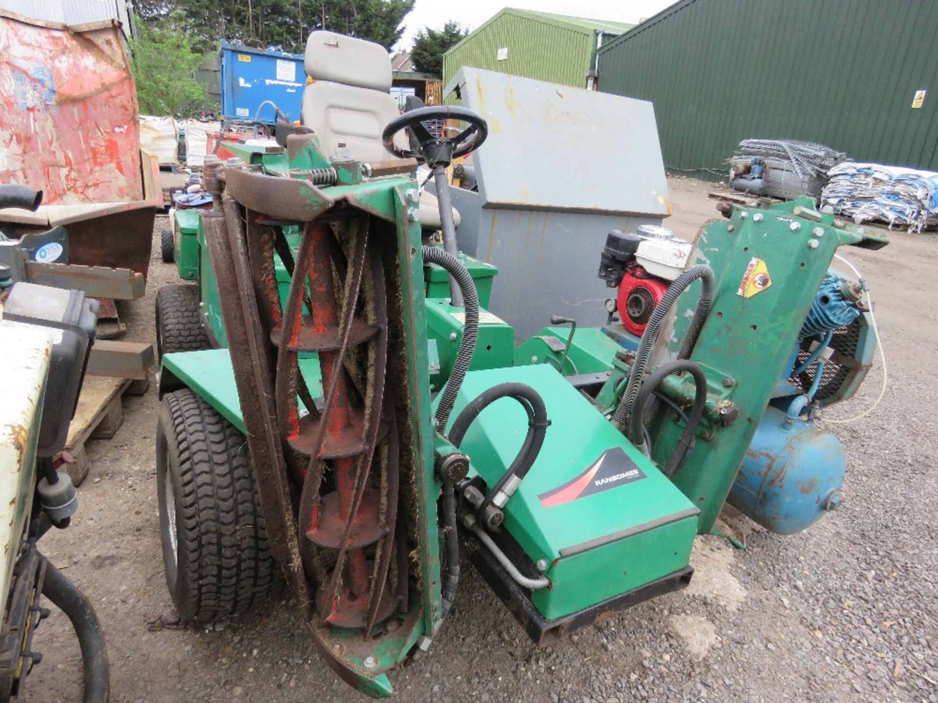 RANSOMES 213 TRIPLE RIDE ON CYLINDER MOWER WITH KUBOTA ENGINE. WHEN TESTED WAS SEEN TO DRIVE, STEER,