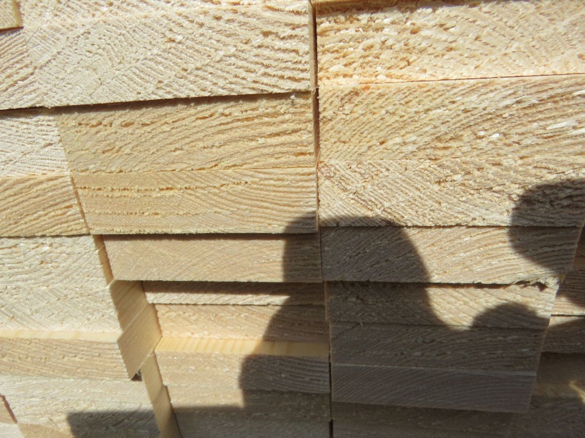 LARGE BUNDLE OF UNTREATED TIMBER SLATS / BOARDS: 1.8M LENGTH X 70MM X 20MM APPROX. - Image 5 of 5