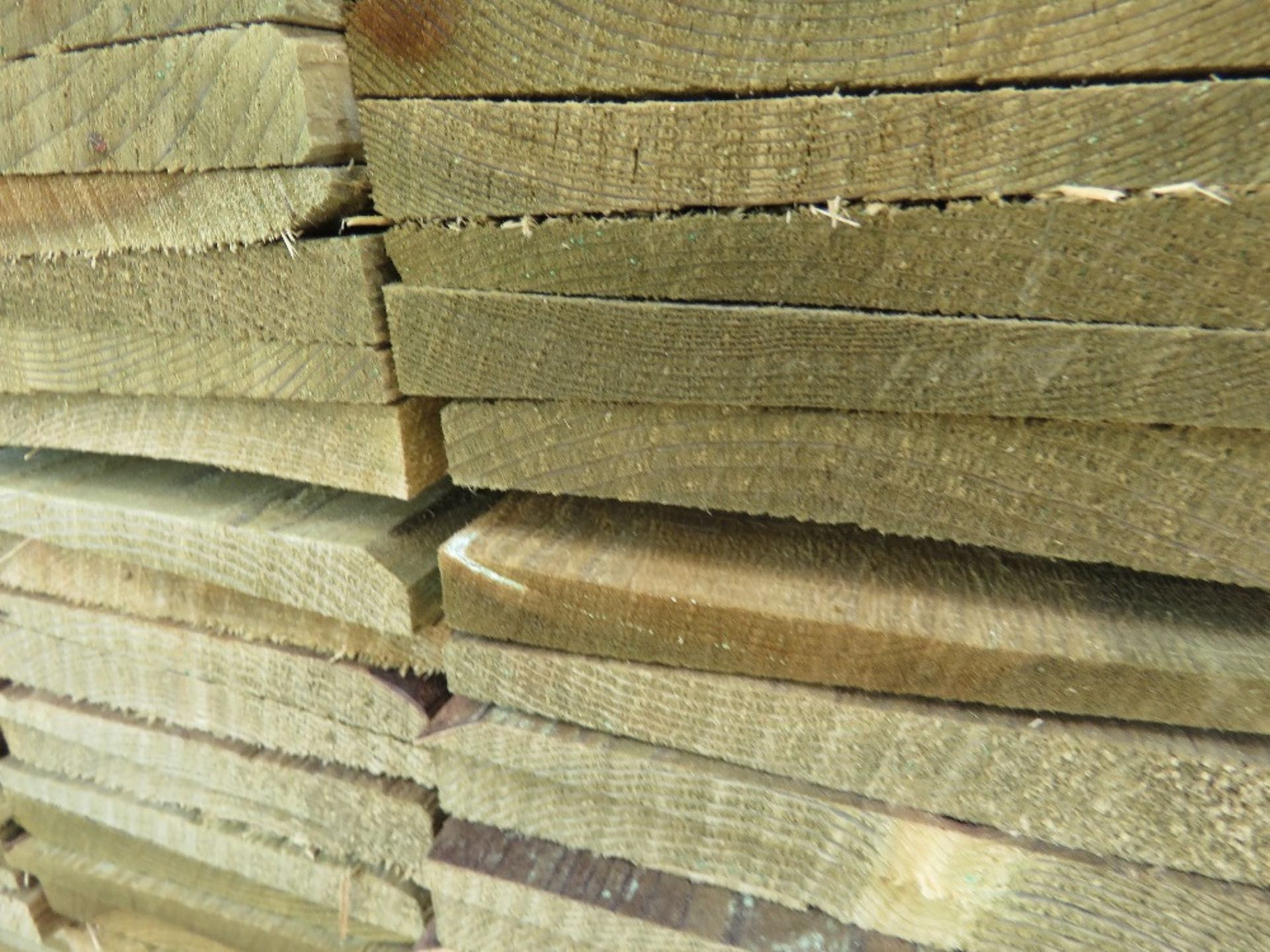 LARGE PACK OF TREATED FEATHER EDGE FENCE CLADDING BOARDS: 1.8M LENGTH X 100MM WIDTH APPROX. - Image 3 of 3