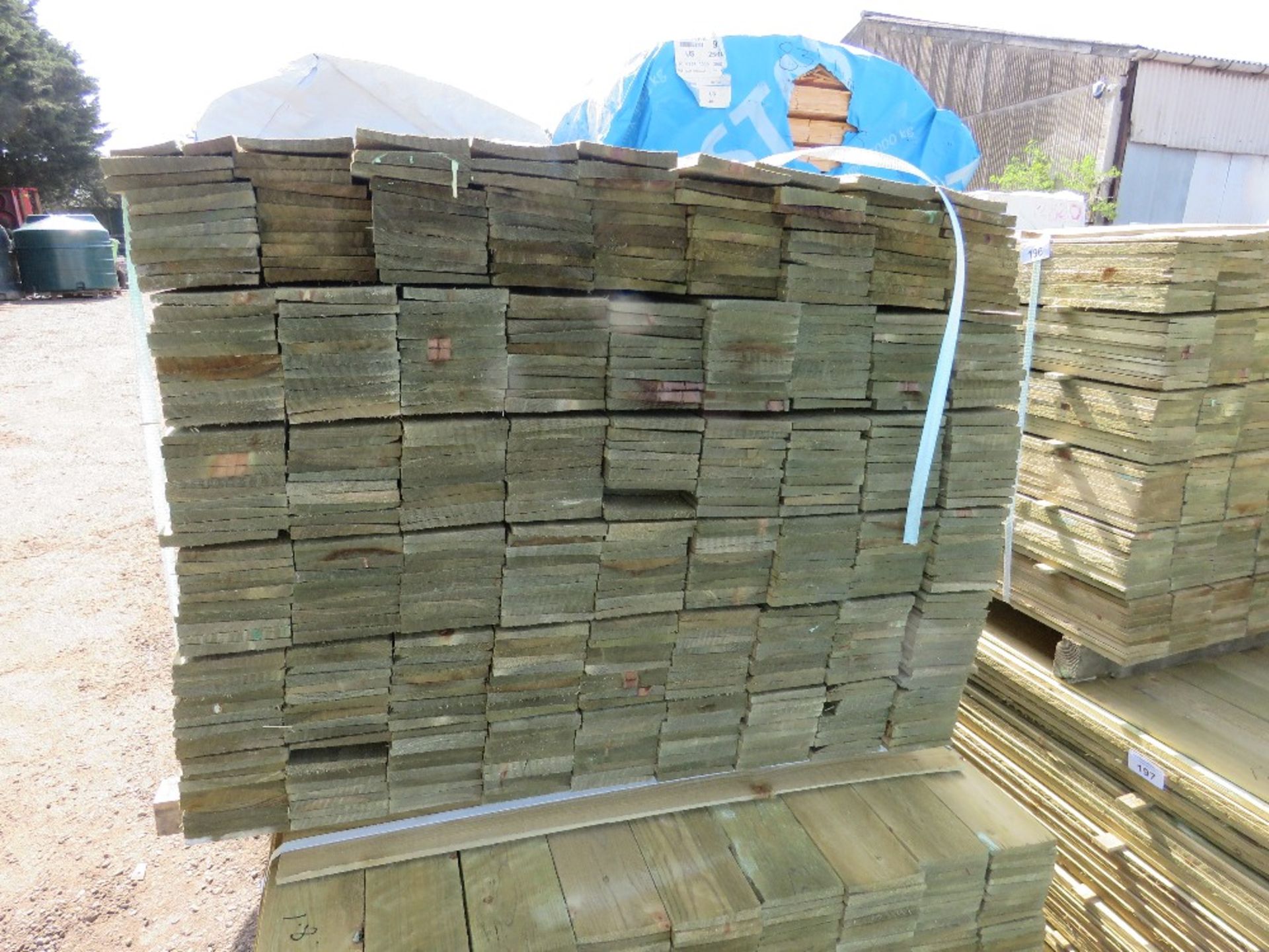 LARGE PACK OF TREATED FEATHER EDGE FENCE CLADDING BOARDS: 1.5M LENGTH X 100MM WIDTH APPROX. - Image 2 of 3