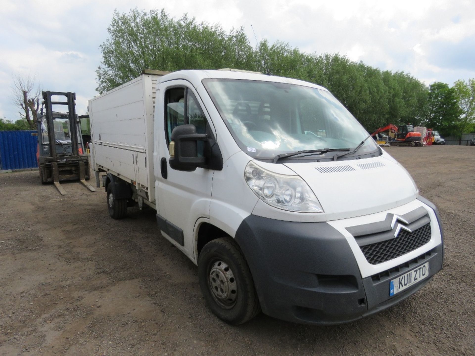 CITROEN RELAY 35HDI MWB TIPPER TRUCK, 3500KG RATED. 98,296 REC MILES. REG:KU11 ZTO WITH V5 AND MOT - Image 2 of 19