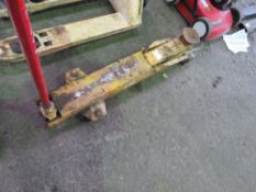 HEAVY DUTY HYDRAULIC TROLLEY JACK, WHEN TESTED WAS SEEN TO LIFT AND LOWER.