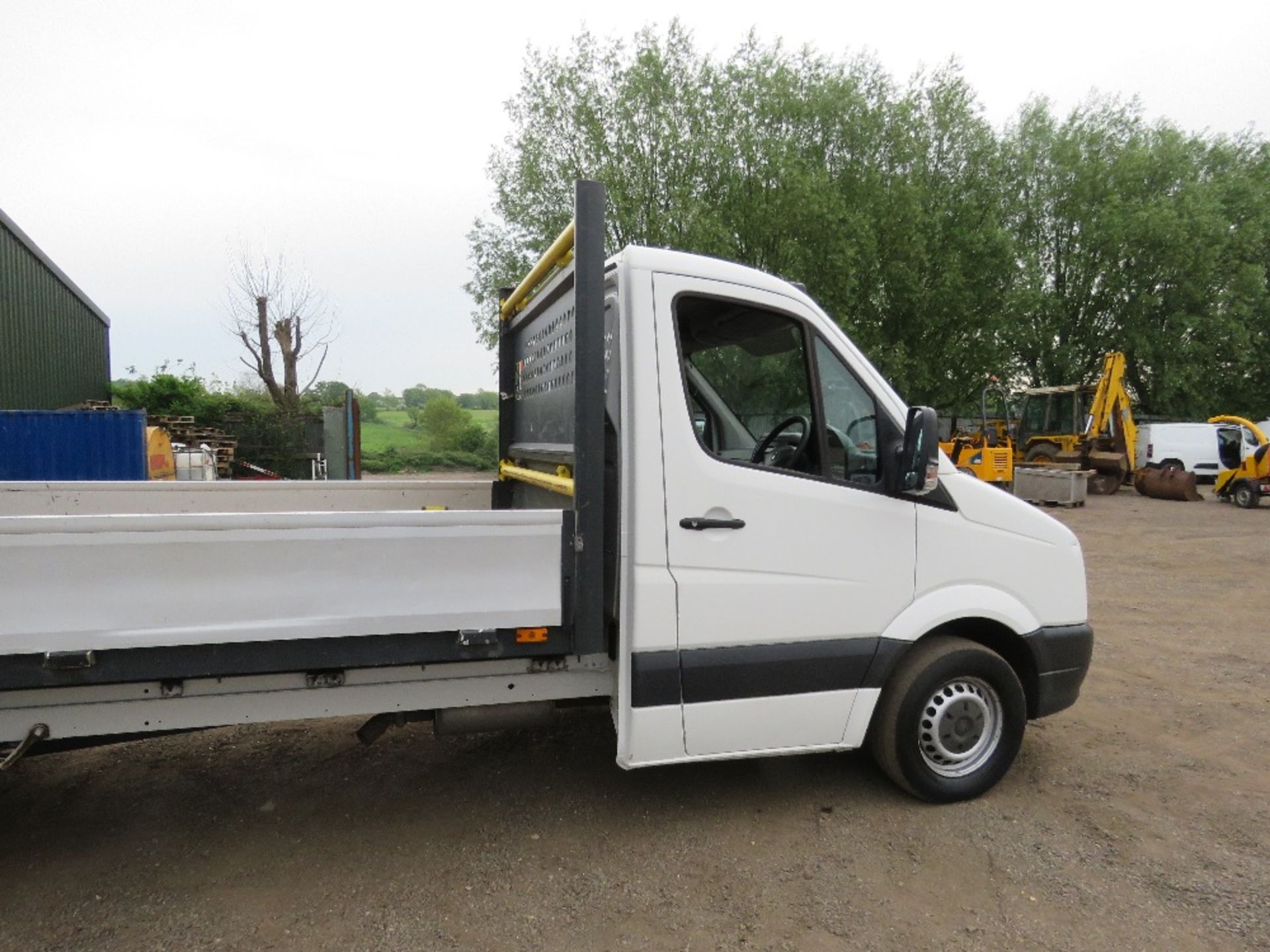 VOLKSWAGEN CRAFTER DROP SIDE TRUCK, YEAR 2015 REGISTERED, DIRECT FROM COMPANY LIQUIDATION. 13FT LENG - Image 8 of 13