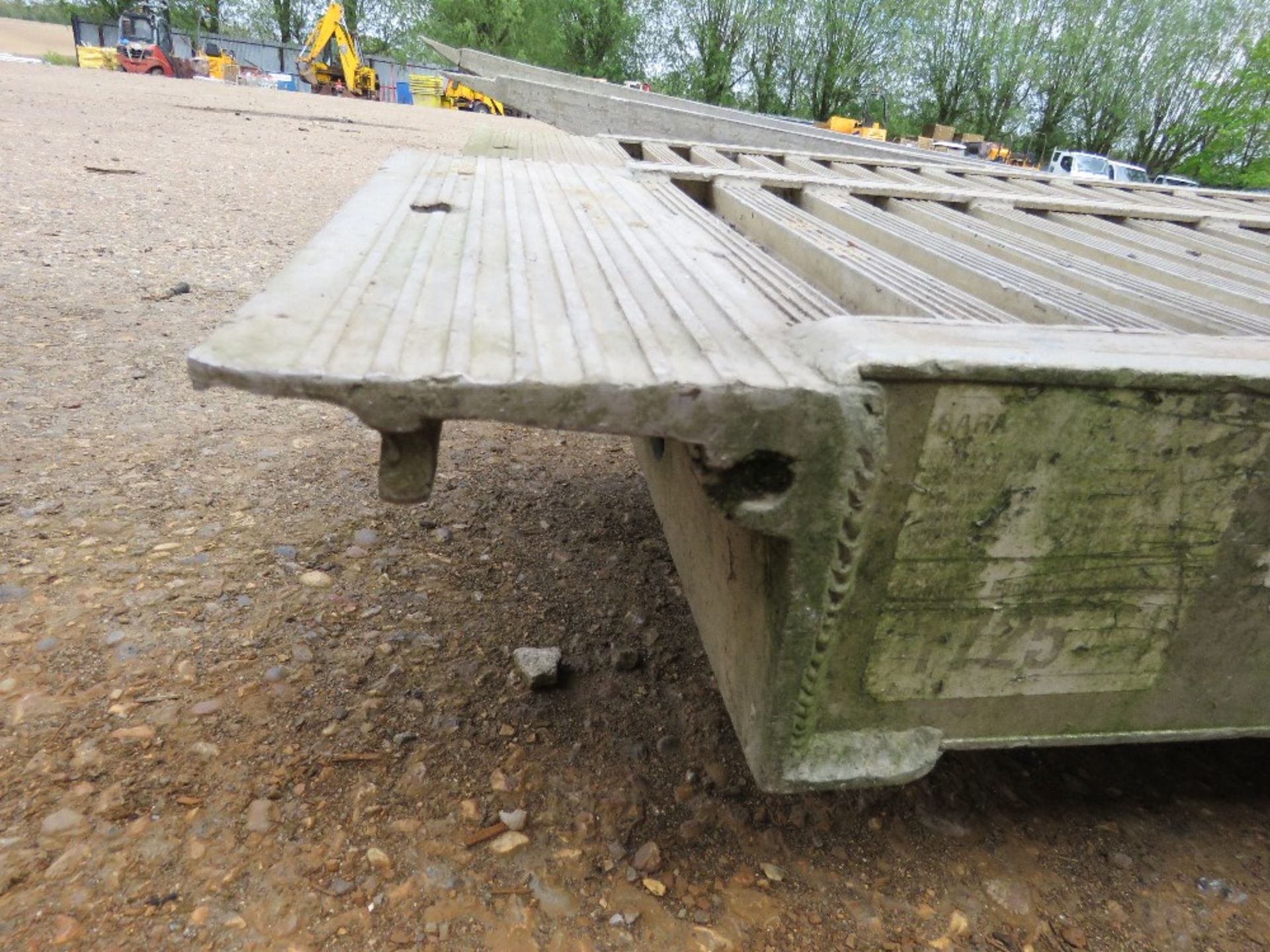 LARGE PAIR OF ALUMINIUM LOADING RAMPS 10FT LENGTH APPROX X 16" WIDTH APPROX. - Image 5 of 6
