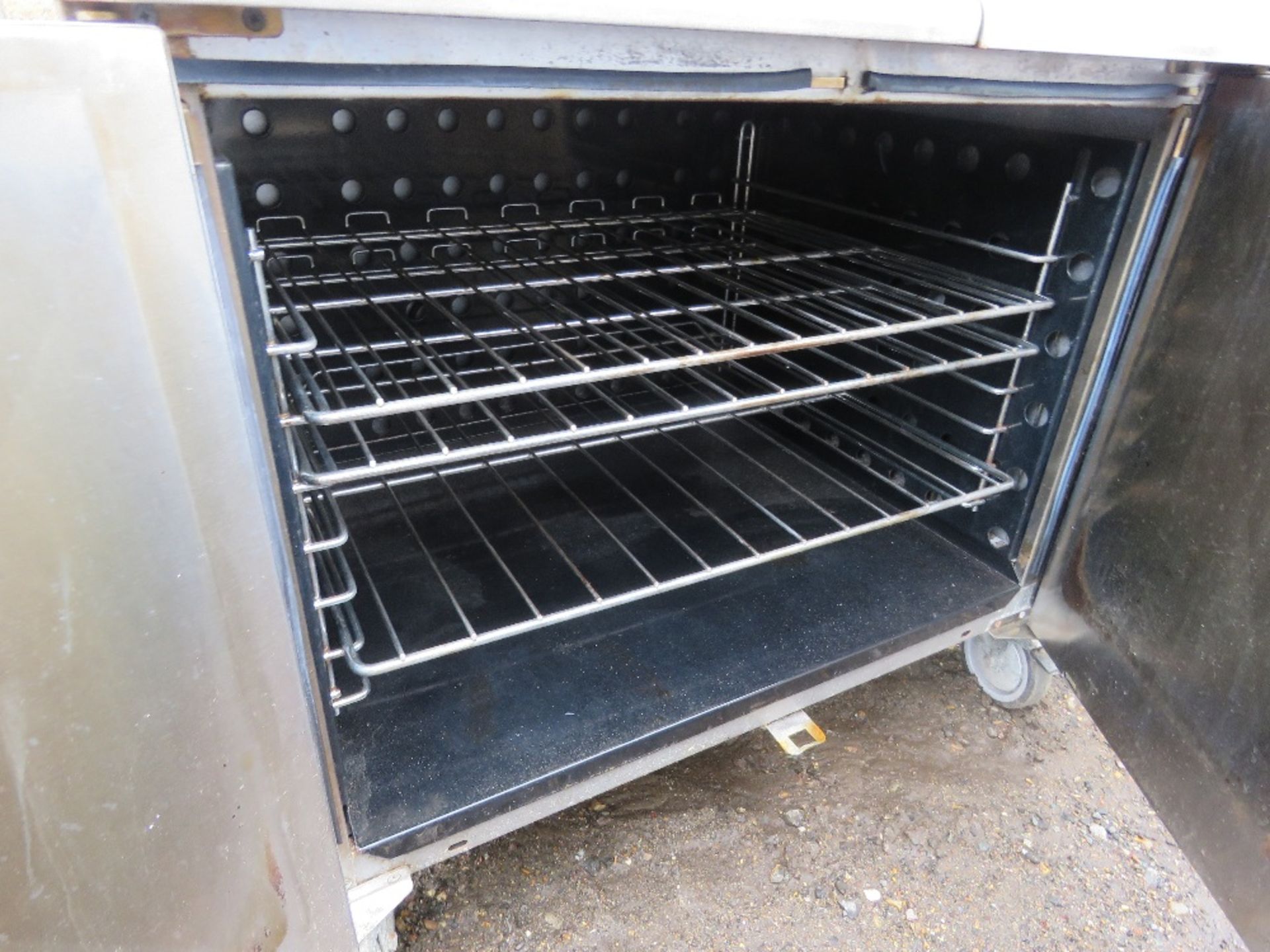 TWO DOOR OVEN WITH HOT PLATE, SOURCED FROM SCHOOL KITCHEN UPGRADE. THIS LOT IS SOLD UNDER THE AUC - Image 4 of 4