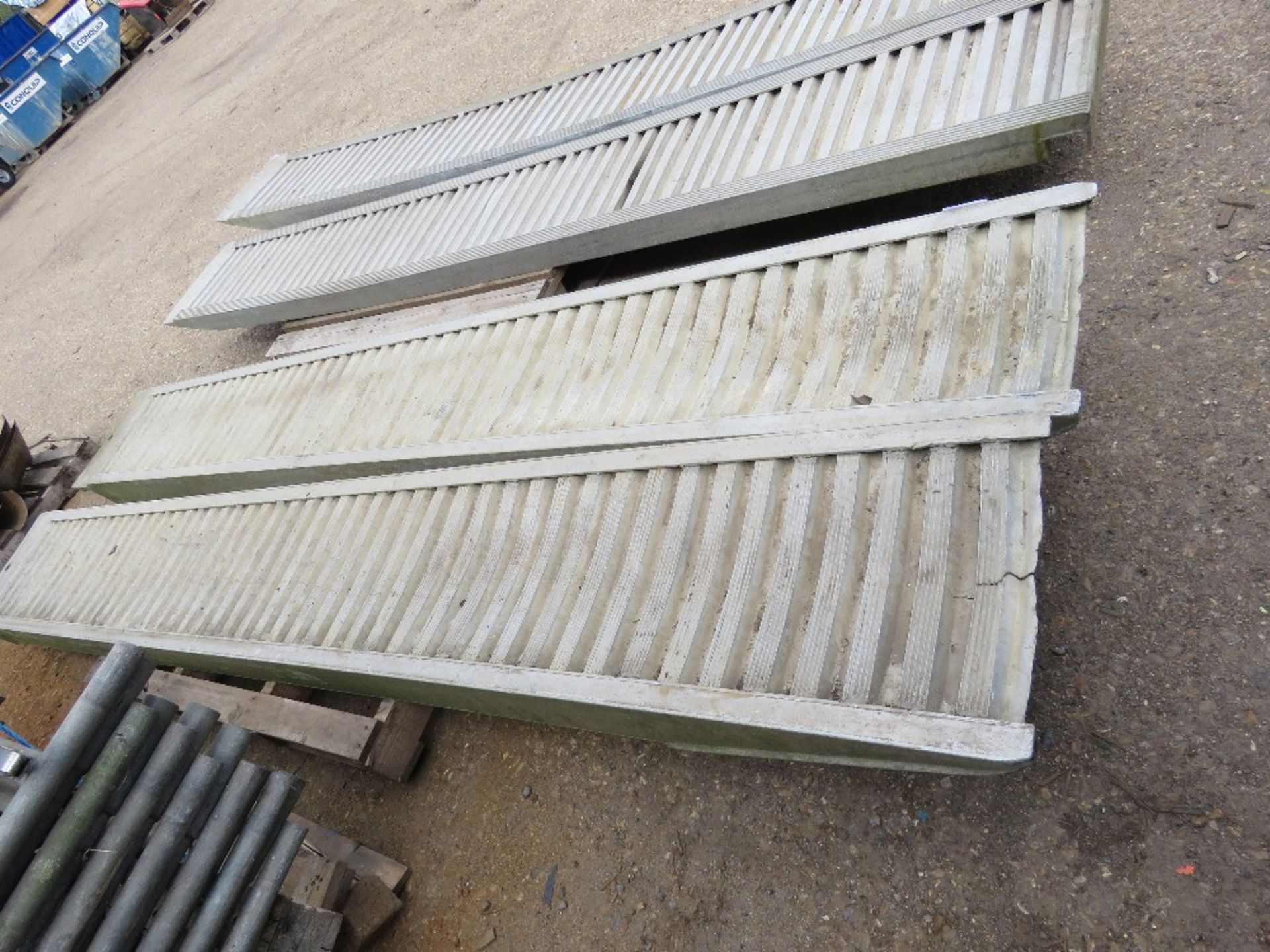LARGE PAIR OF ALUMINIUM LOADING RAMPS 10FT LENGTH APPROX X 16" WIDTH APPROX. - Image 2 of 6