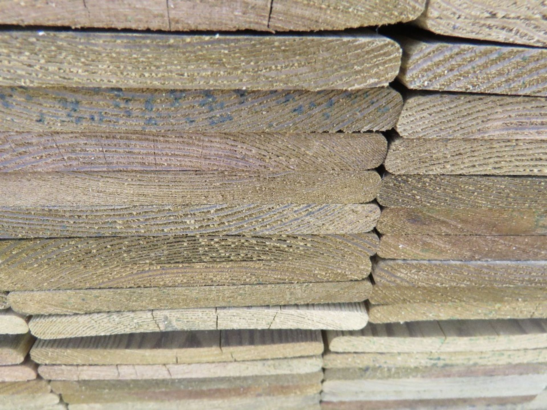 2 X PALLETS OF HIT AND MISS FENCE CLADDING TIMBER 0.83M - 1.12M APPROX X 100MM APPROX. - Image 6 of 15